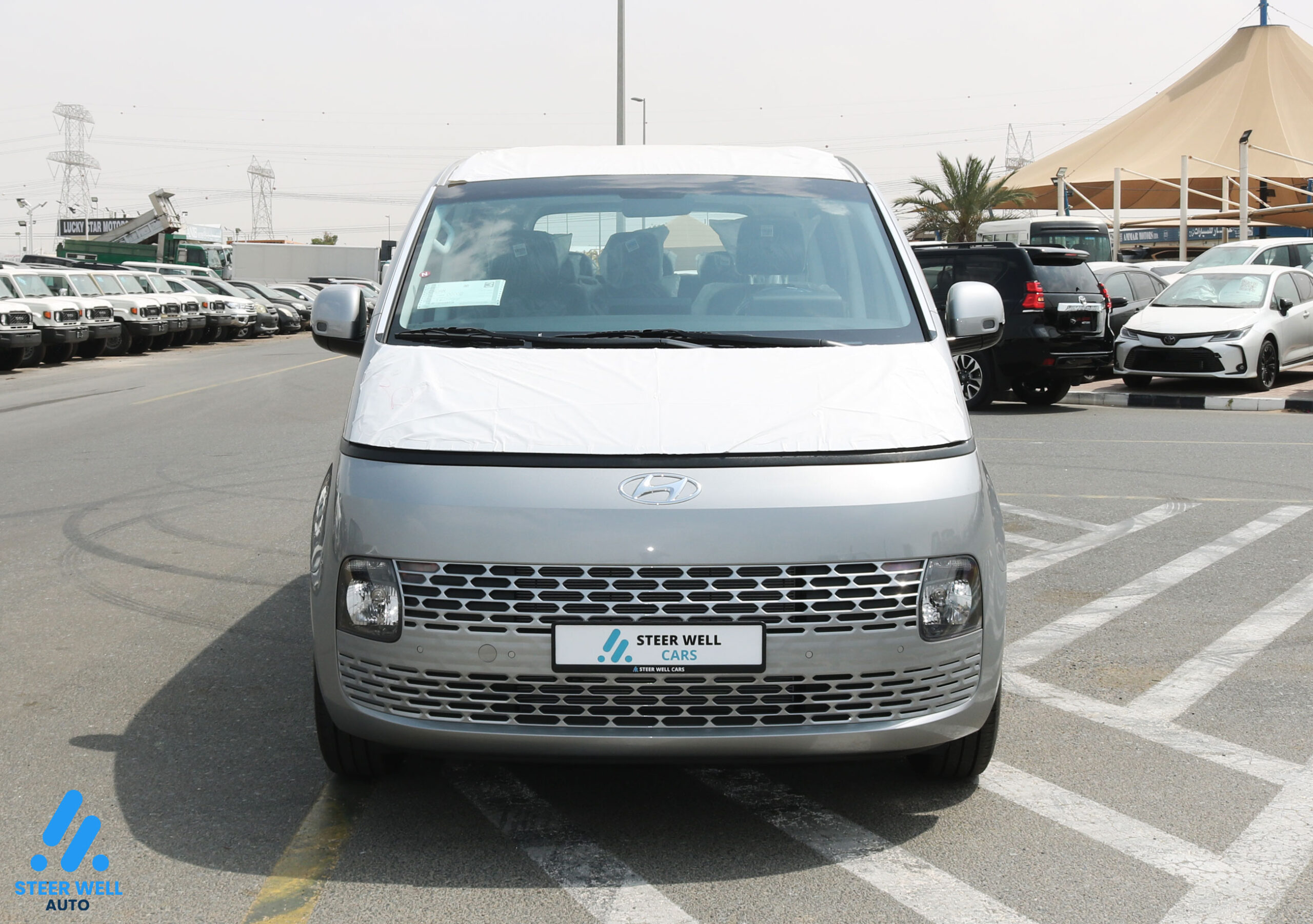 Hyundai Staria 2025 9 Seater – Silver