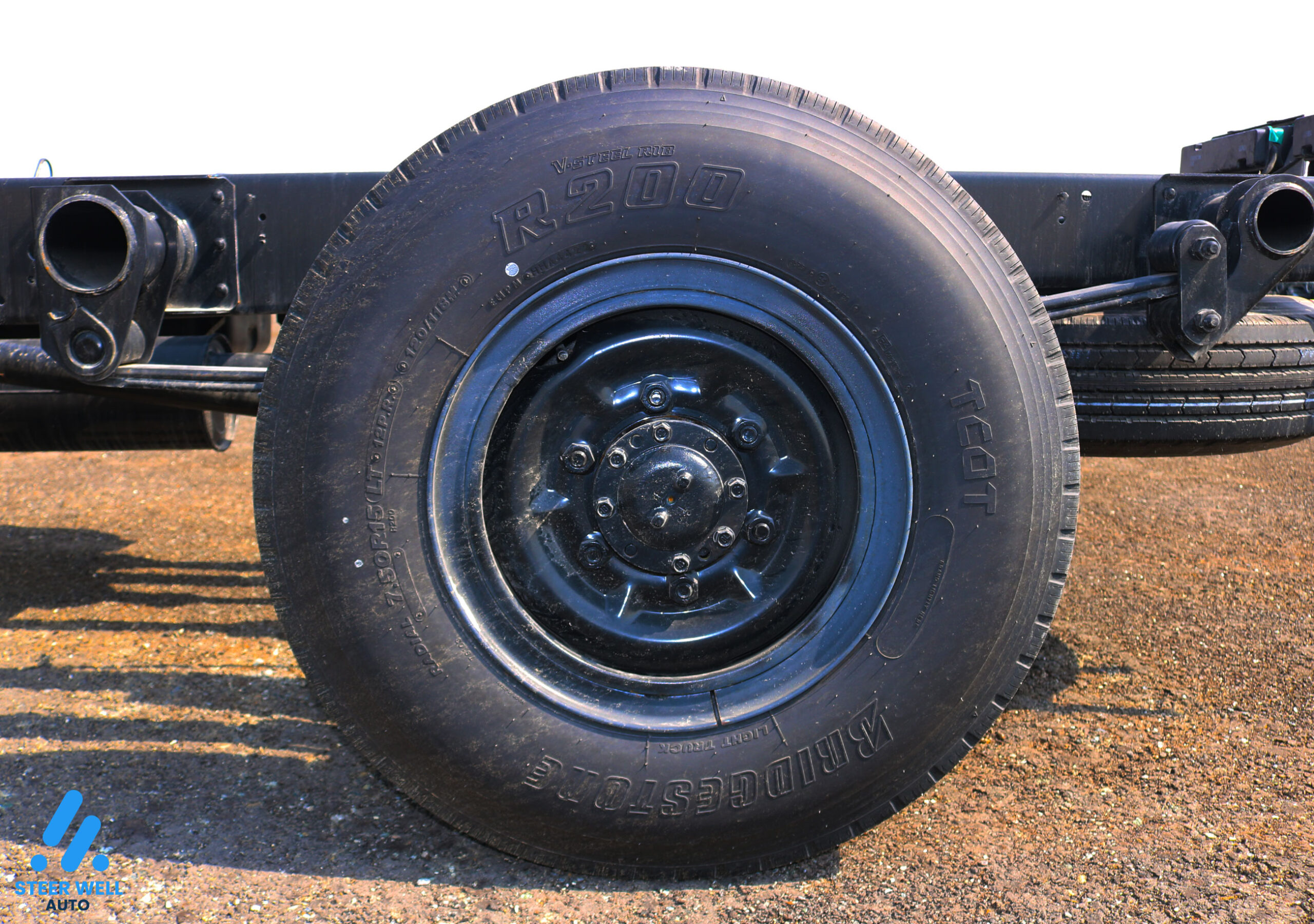 2023 Mitsubishi Canter 4D33  White