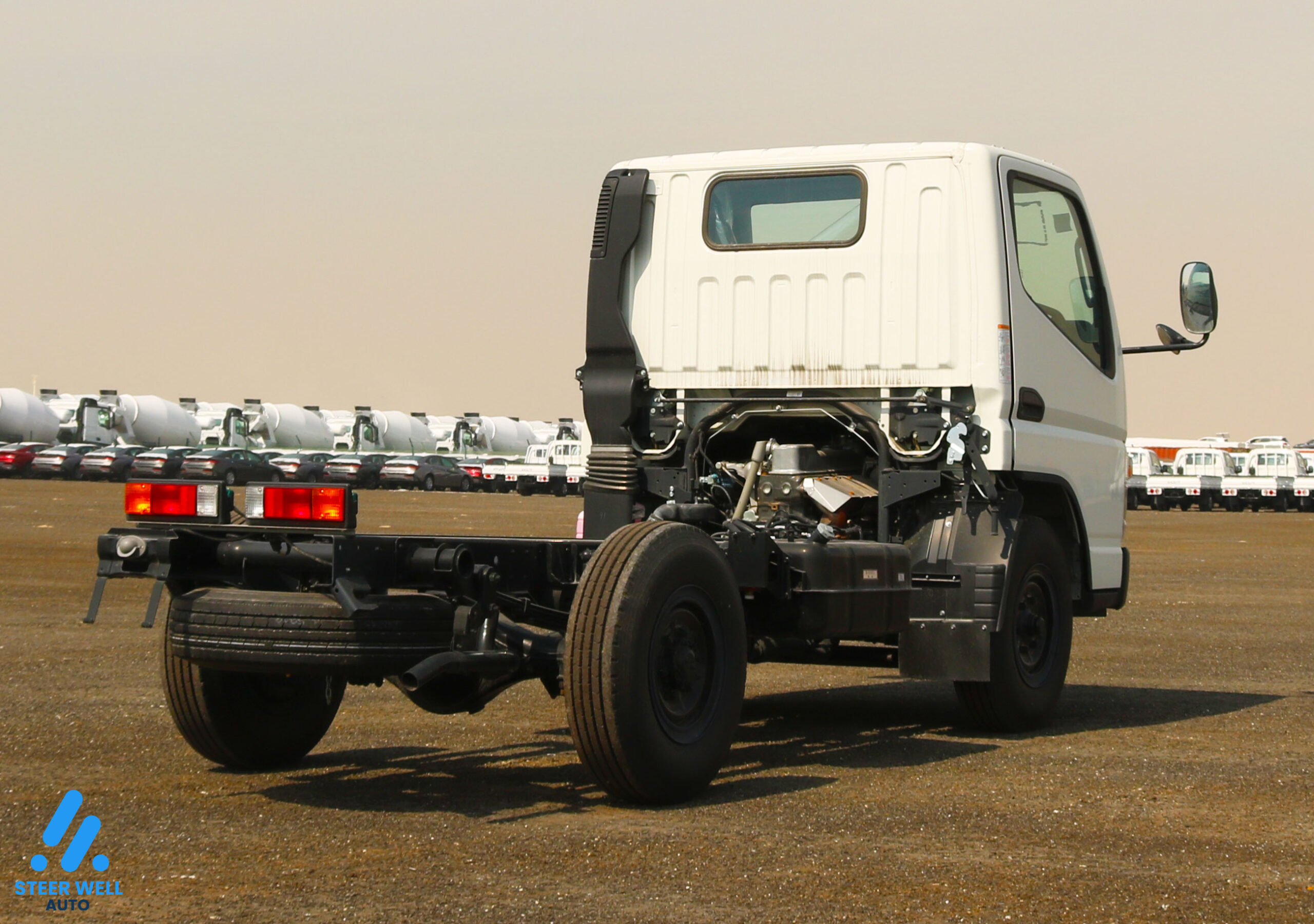 2023 Mitsubishi Canter 4D33  White