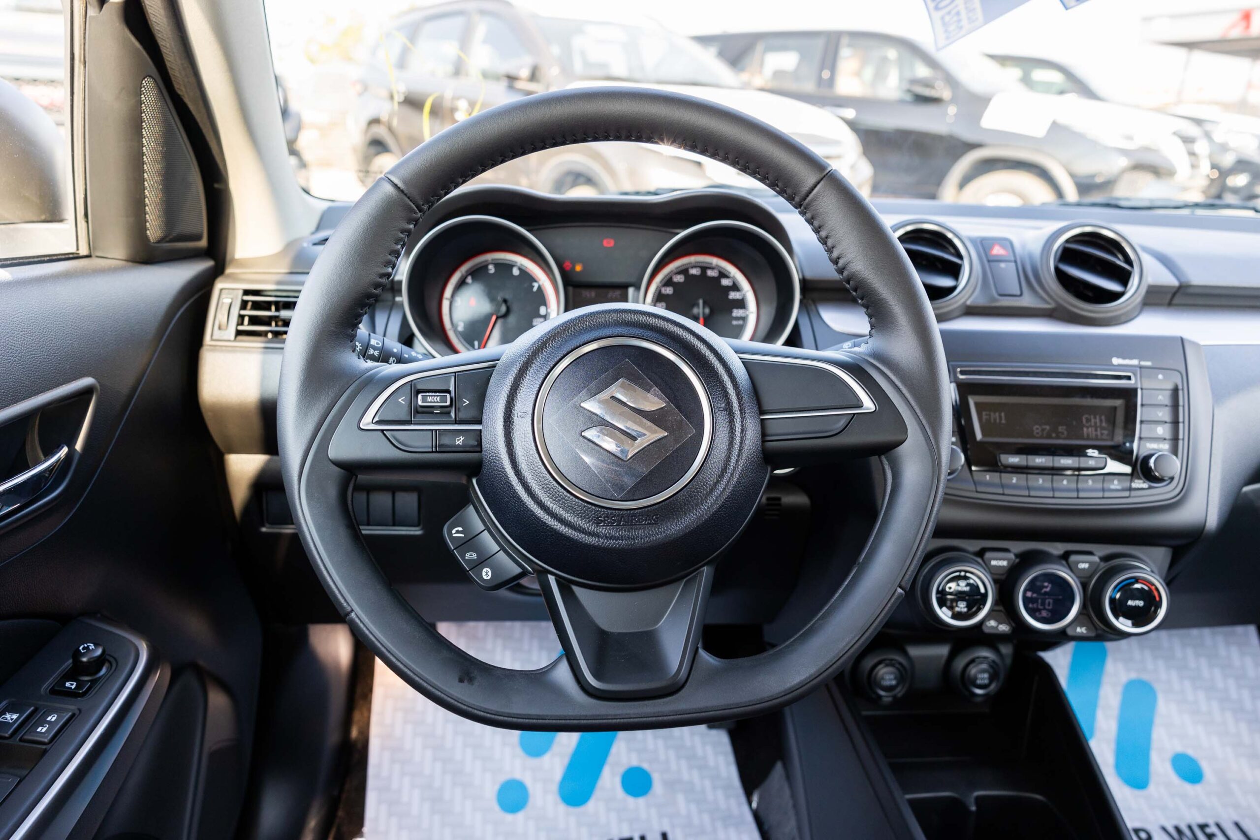 Suzuki Swift 2024 GLX  – Blue