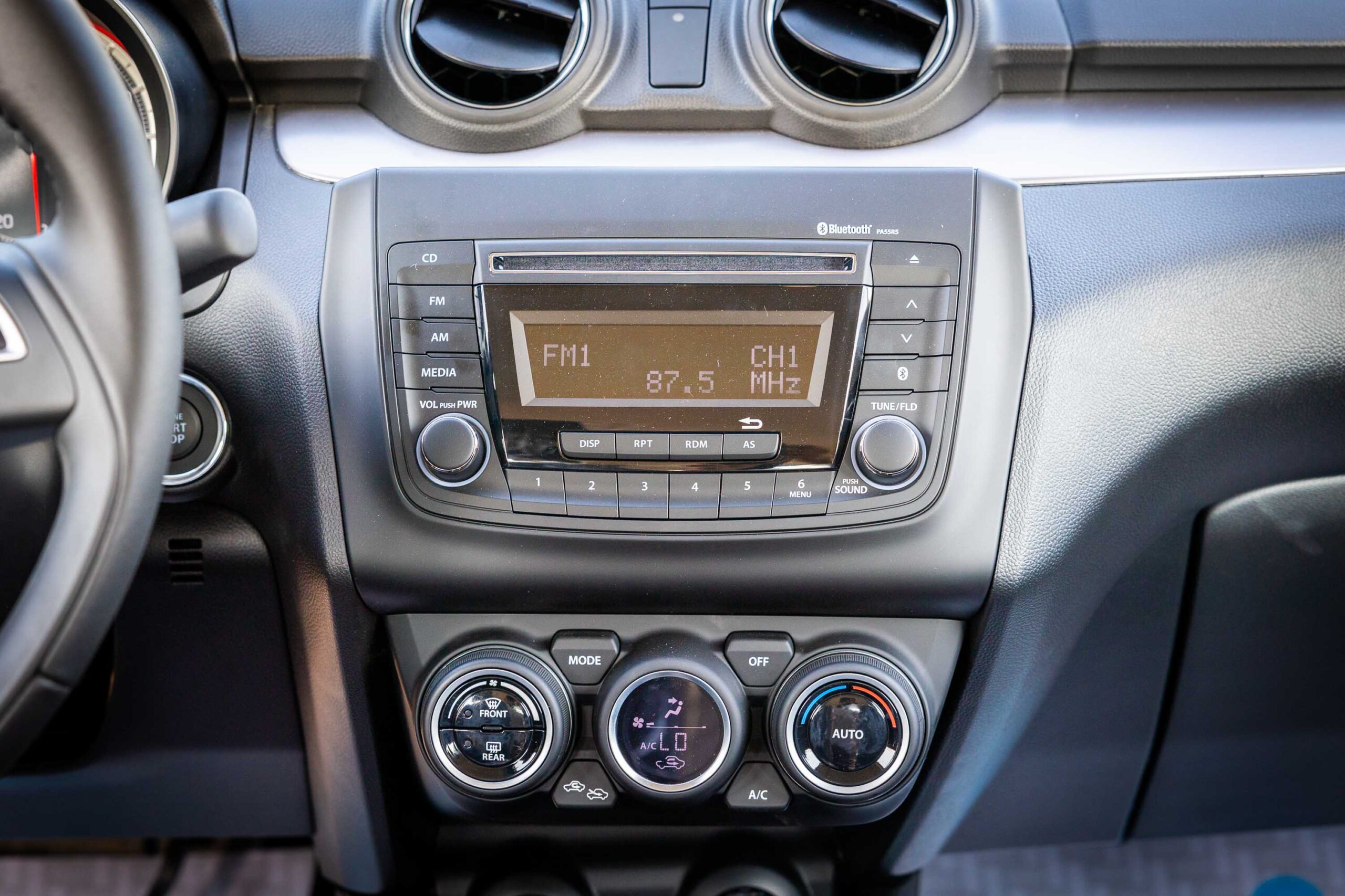 Suzuki Swift 2024 GLX  – Blue