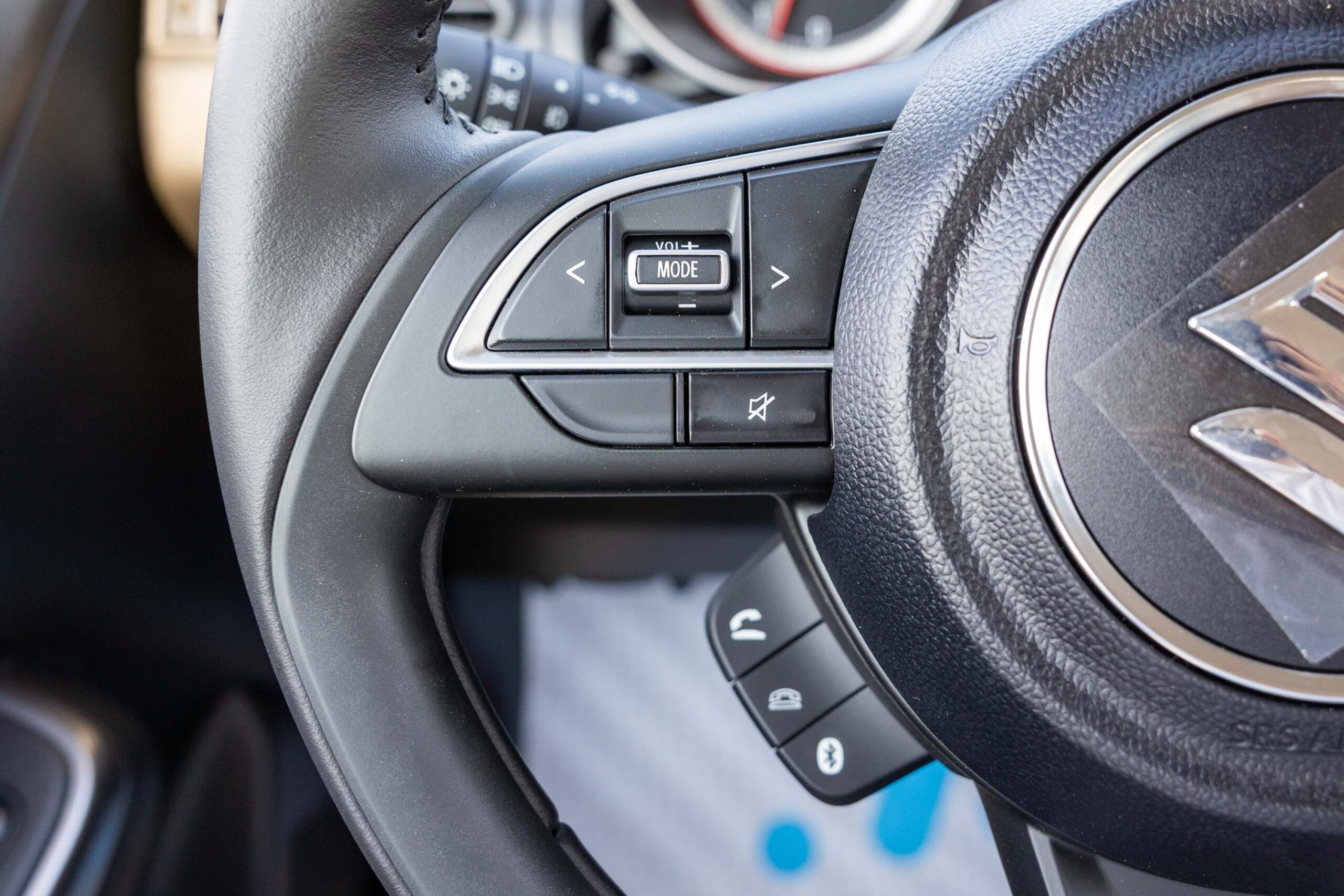 Suzuki Swift 2024 GLX  – Blue