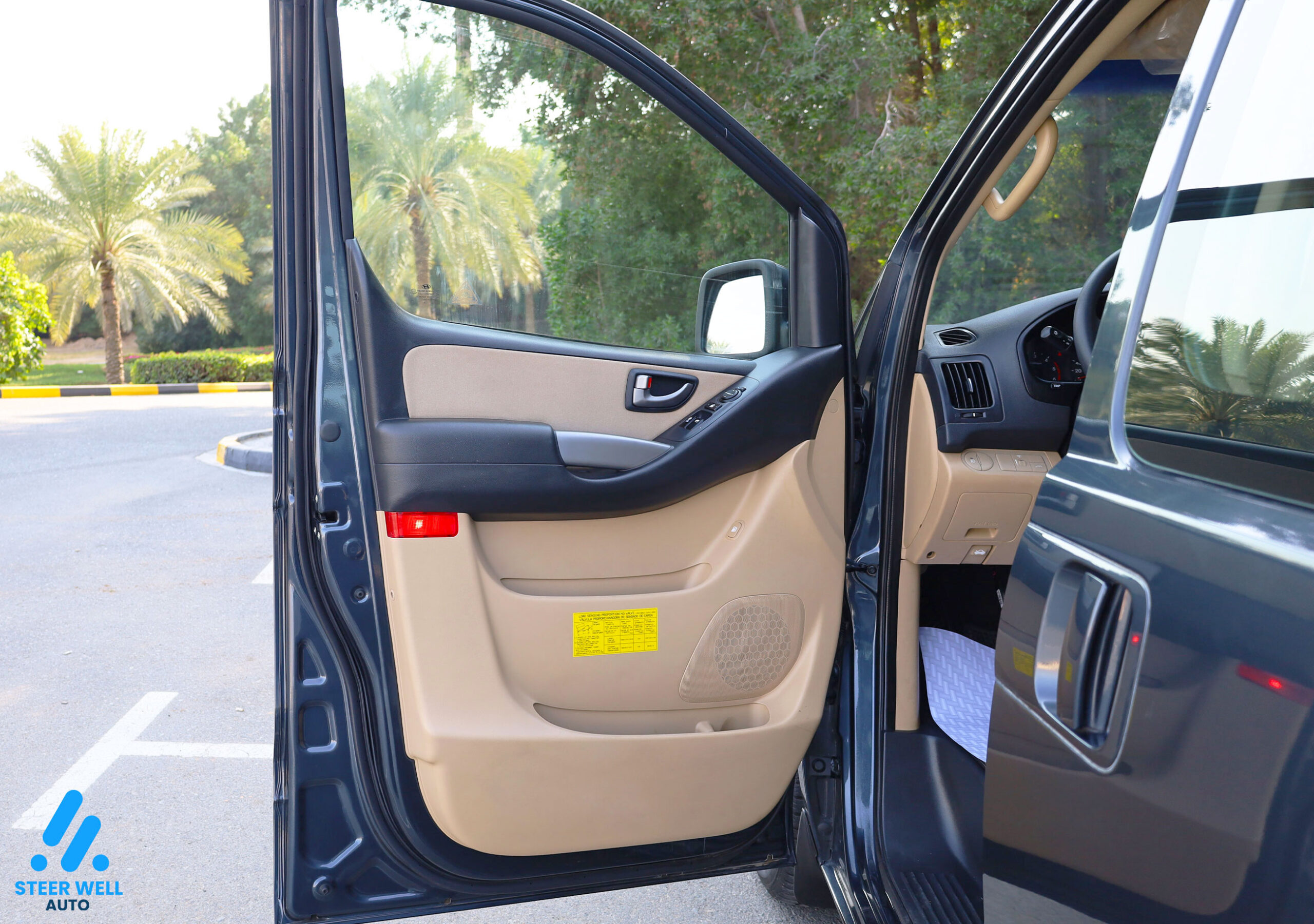 2020 Hyundai H1 /12 Seats Passenger Van –