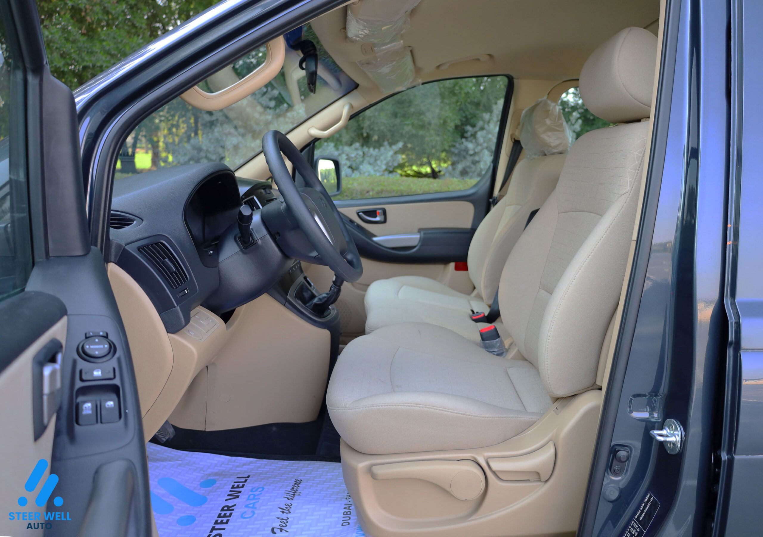 2020 Hyundai H1 /12 Seats Passenger Van –