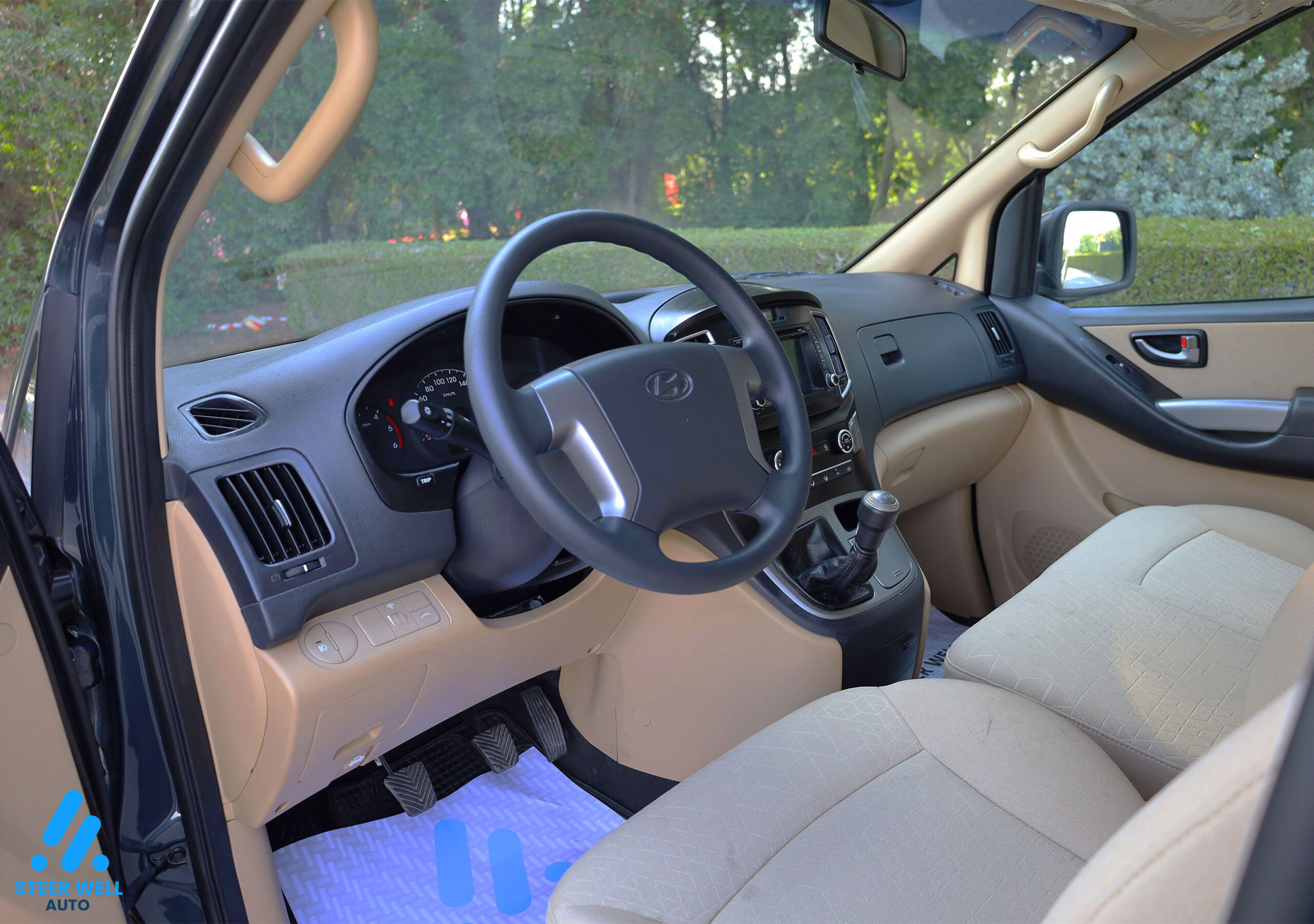 2020 Hyundai H1 /12 Seats Passenger Van –