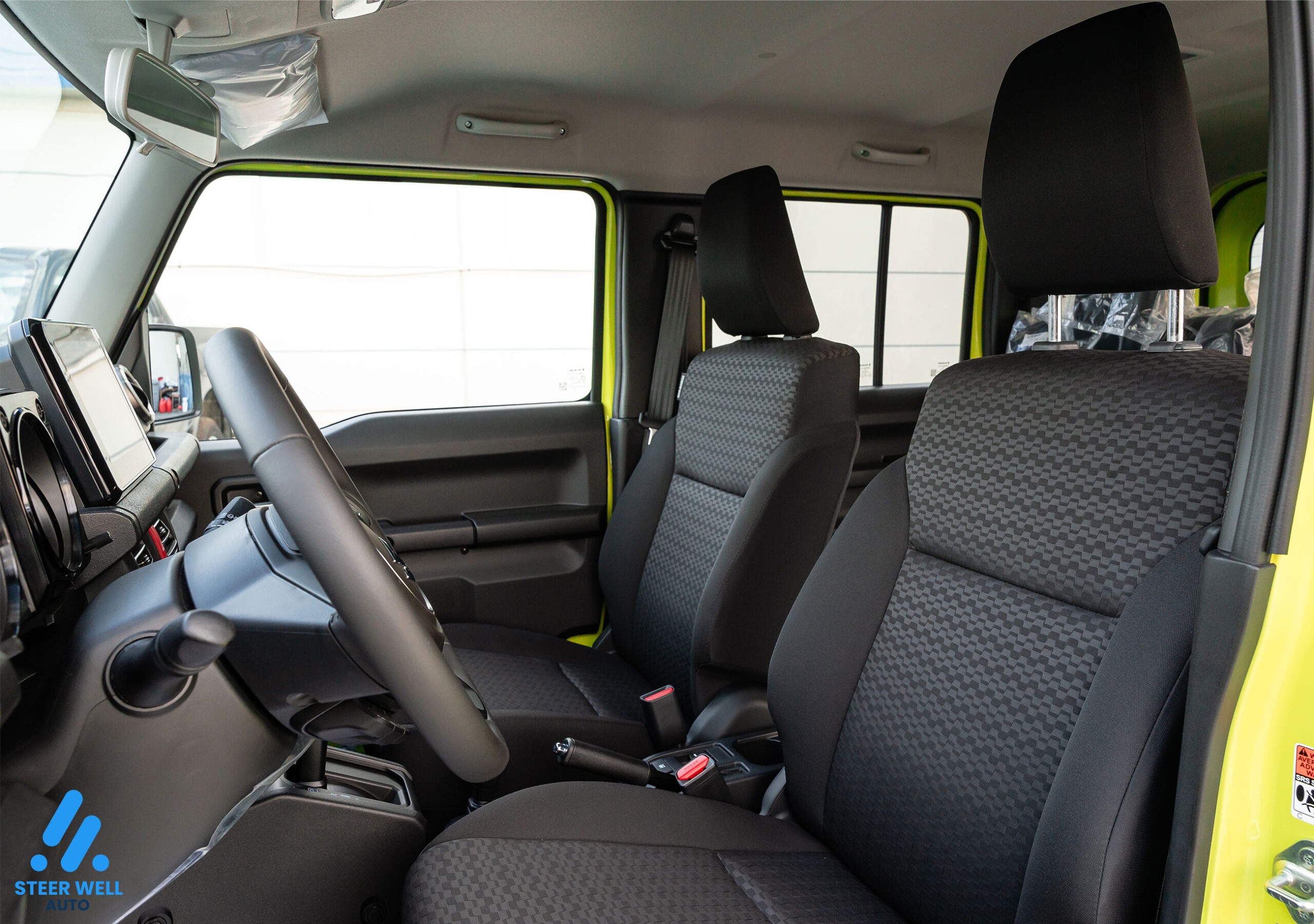 Suzuki Jimny GLX 2025 – Yellow –