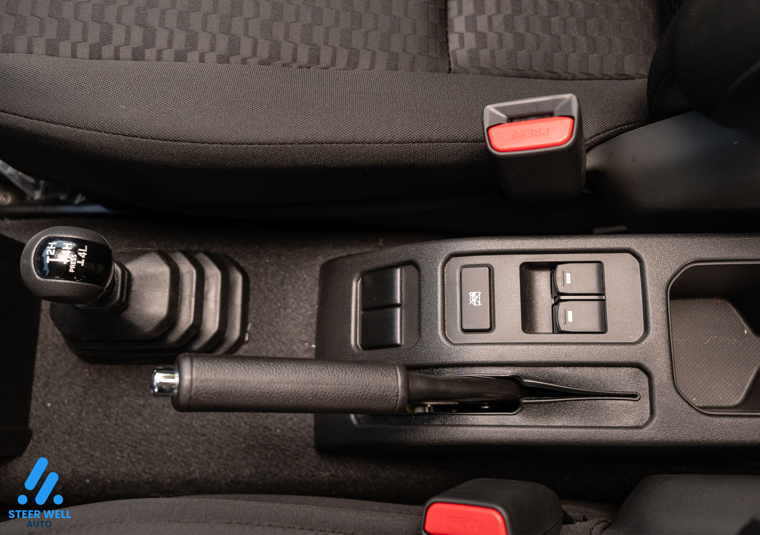 Suzuki Jimny GLX 2025 – Yellow –