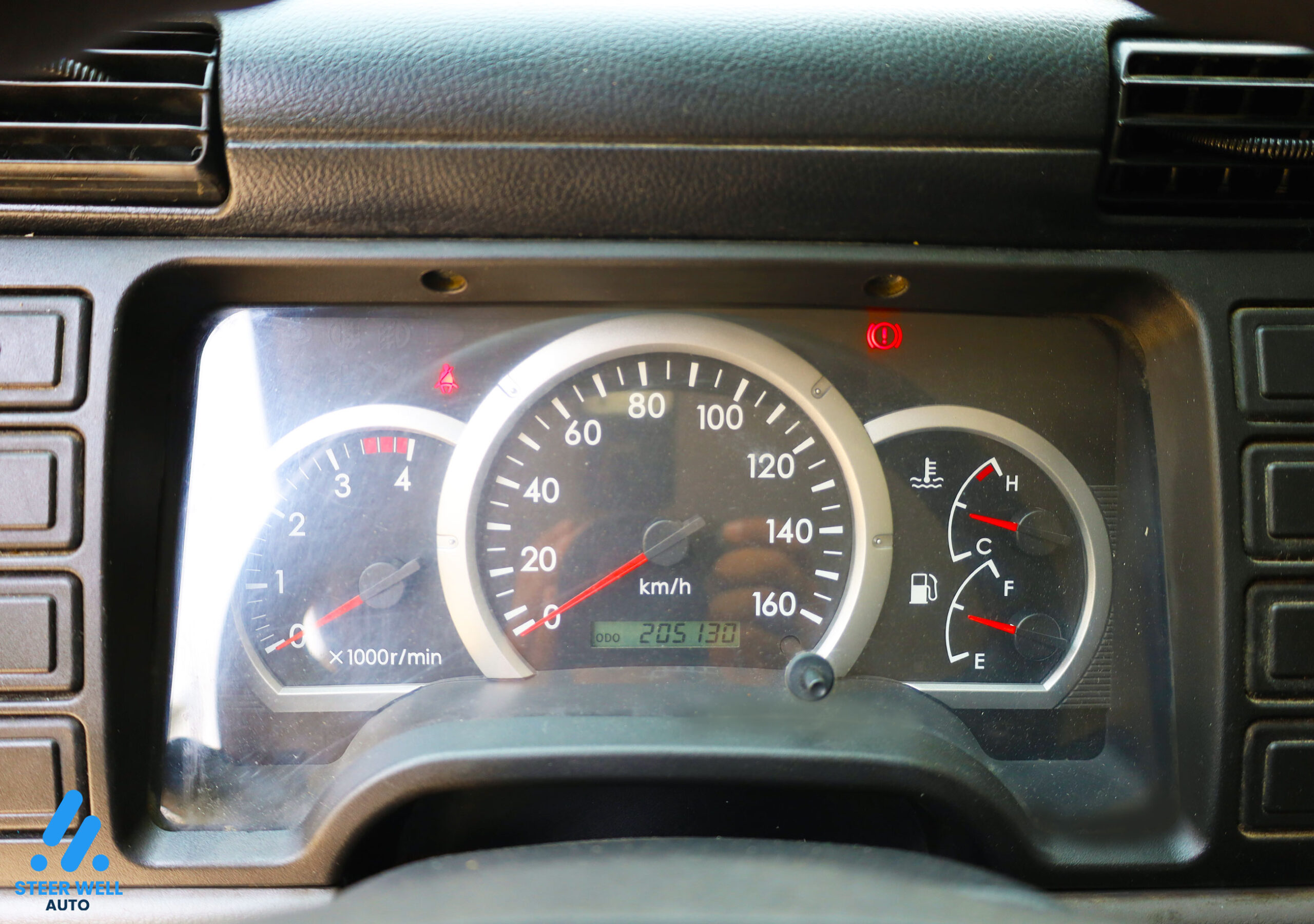 2017 Mitsubishi Canter Freezer Box – White