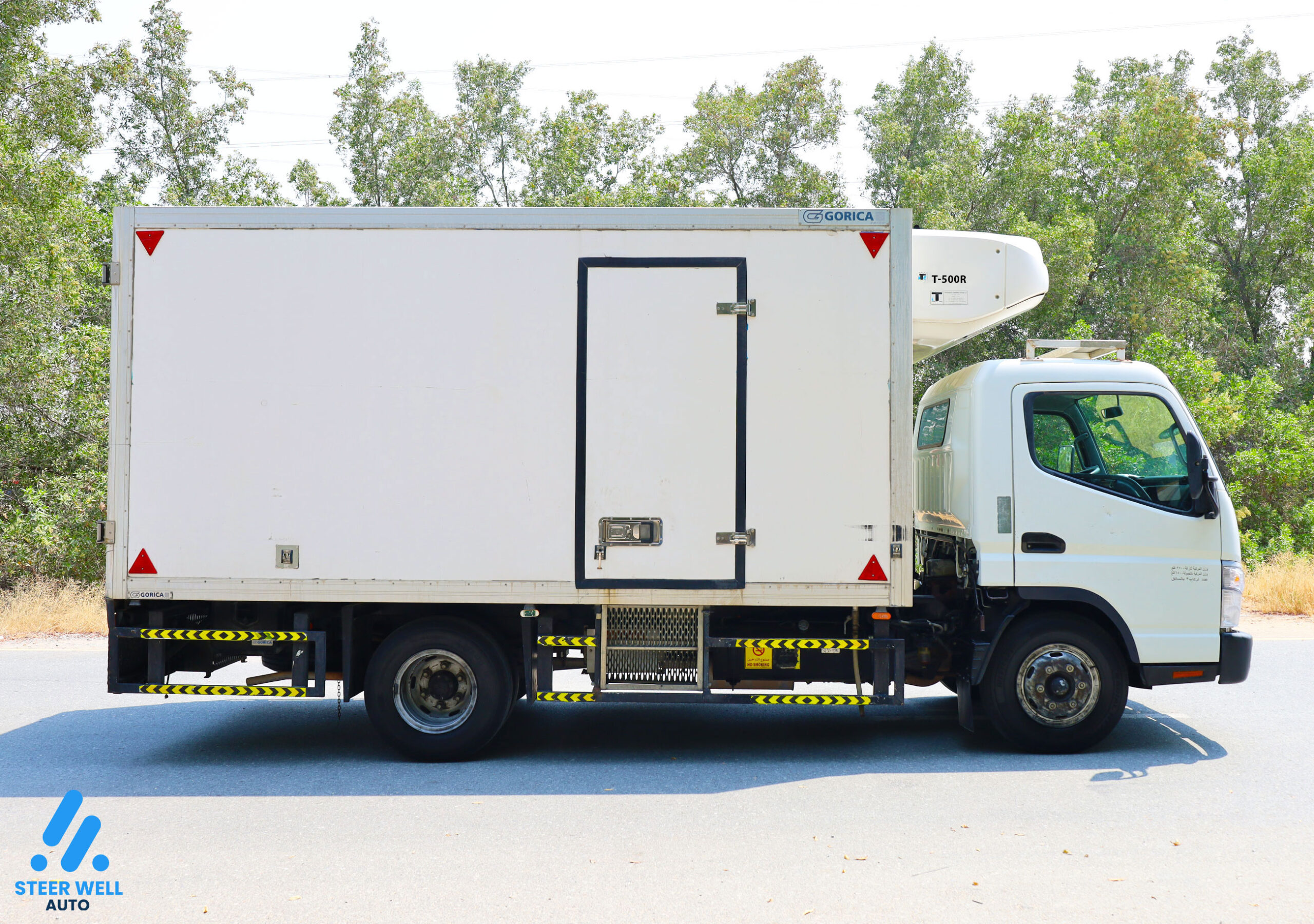 2017 Mitsubishi Canter Freezer Box