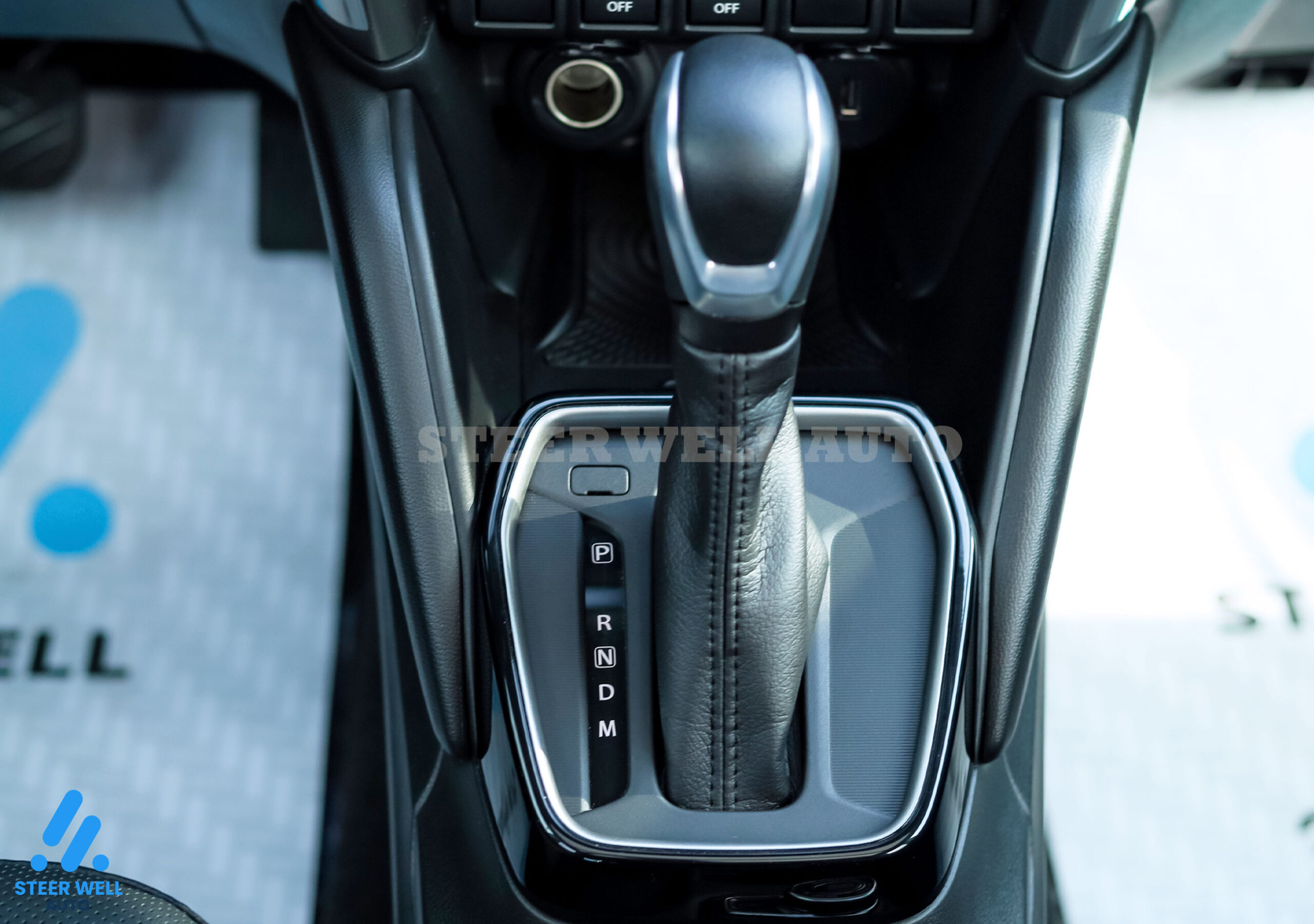 Suzuki Grand Vitara GLX Hybrid 2024 – Silver