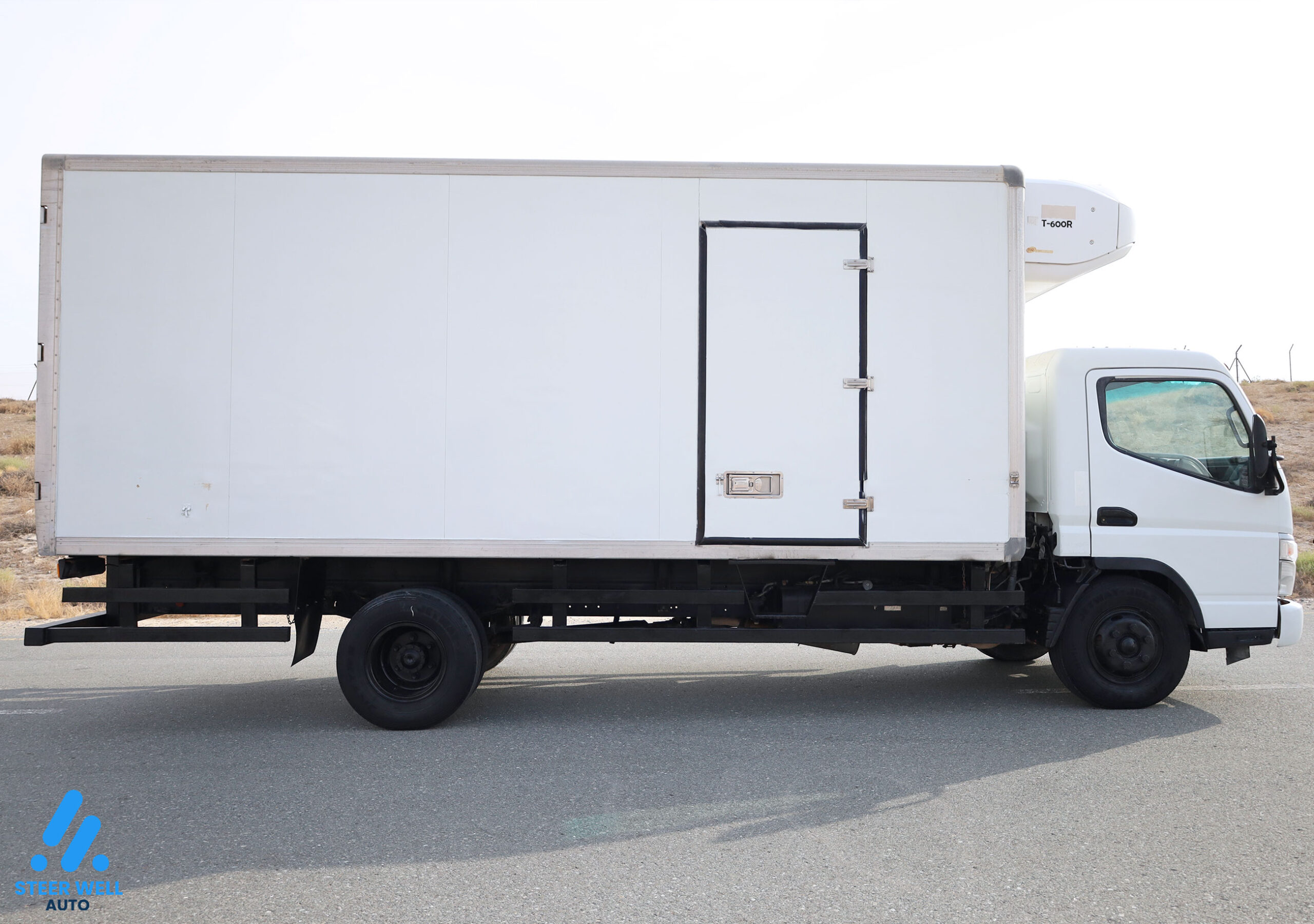 2011 Mitsubishi Canter Freezer Box