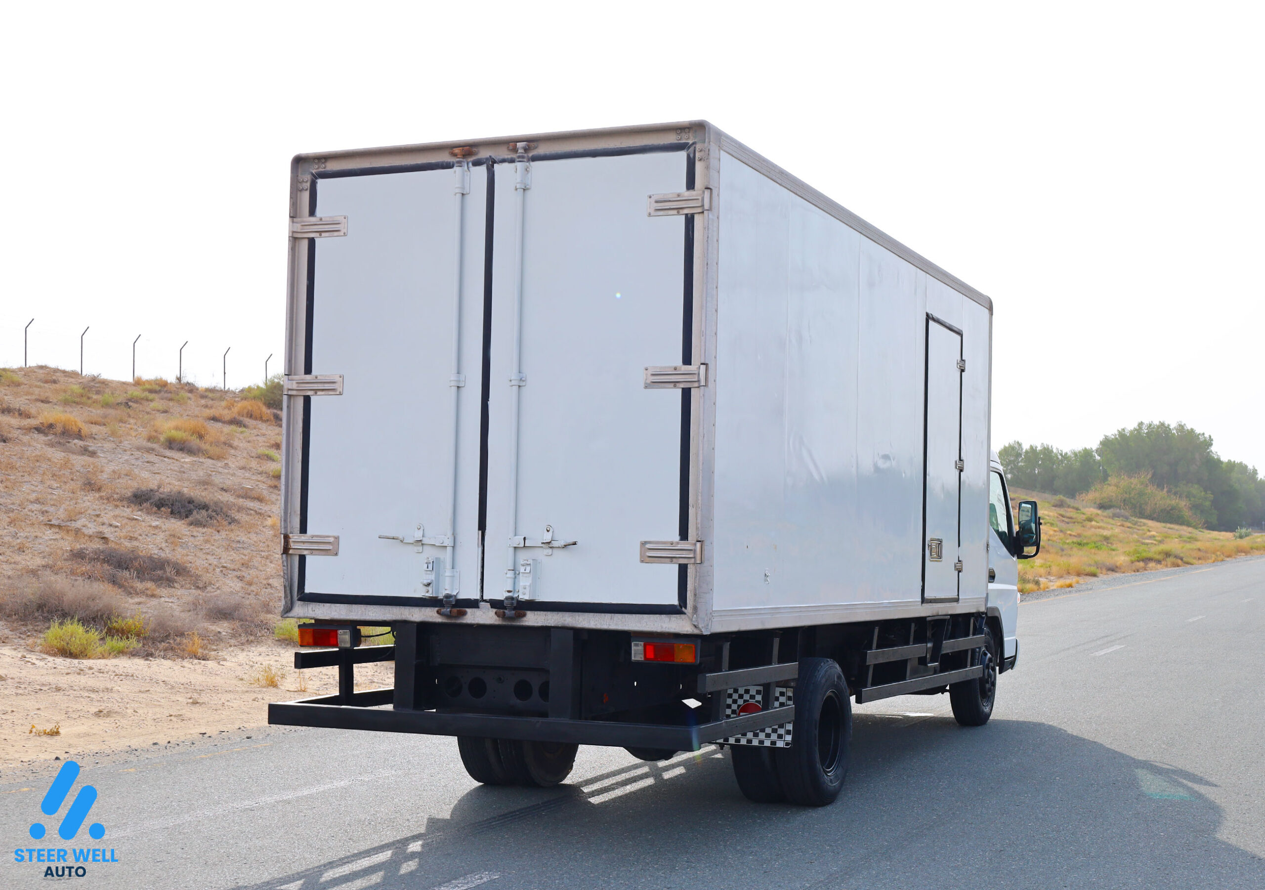 2011 Mitsubishi Canter Freezer Box