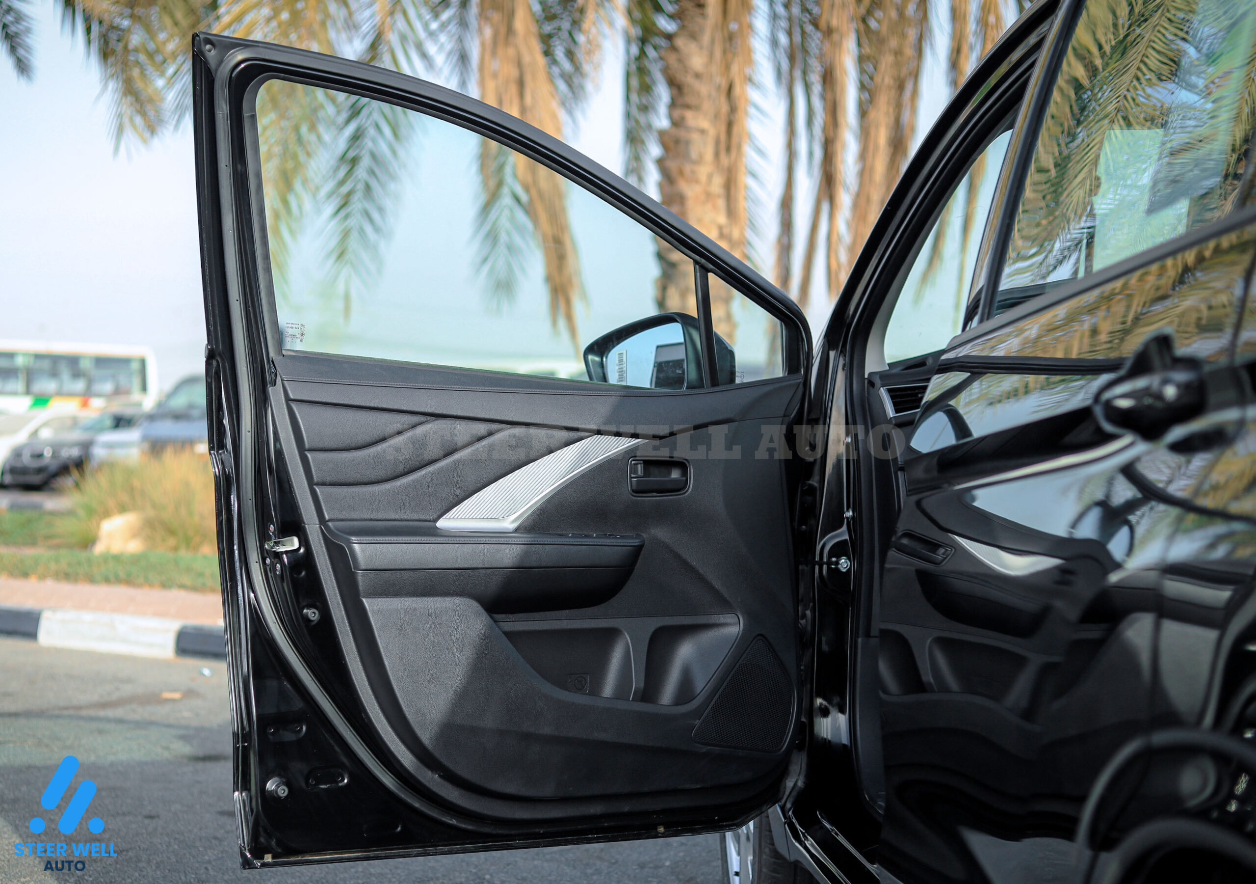 2024 Mitsubishi Xpander MidLine – Black