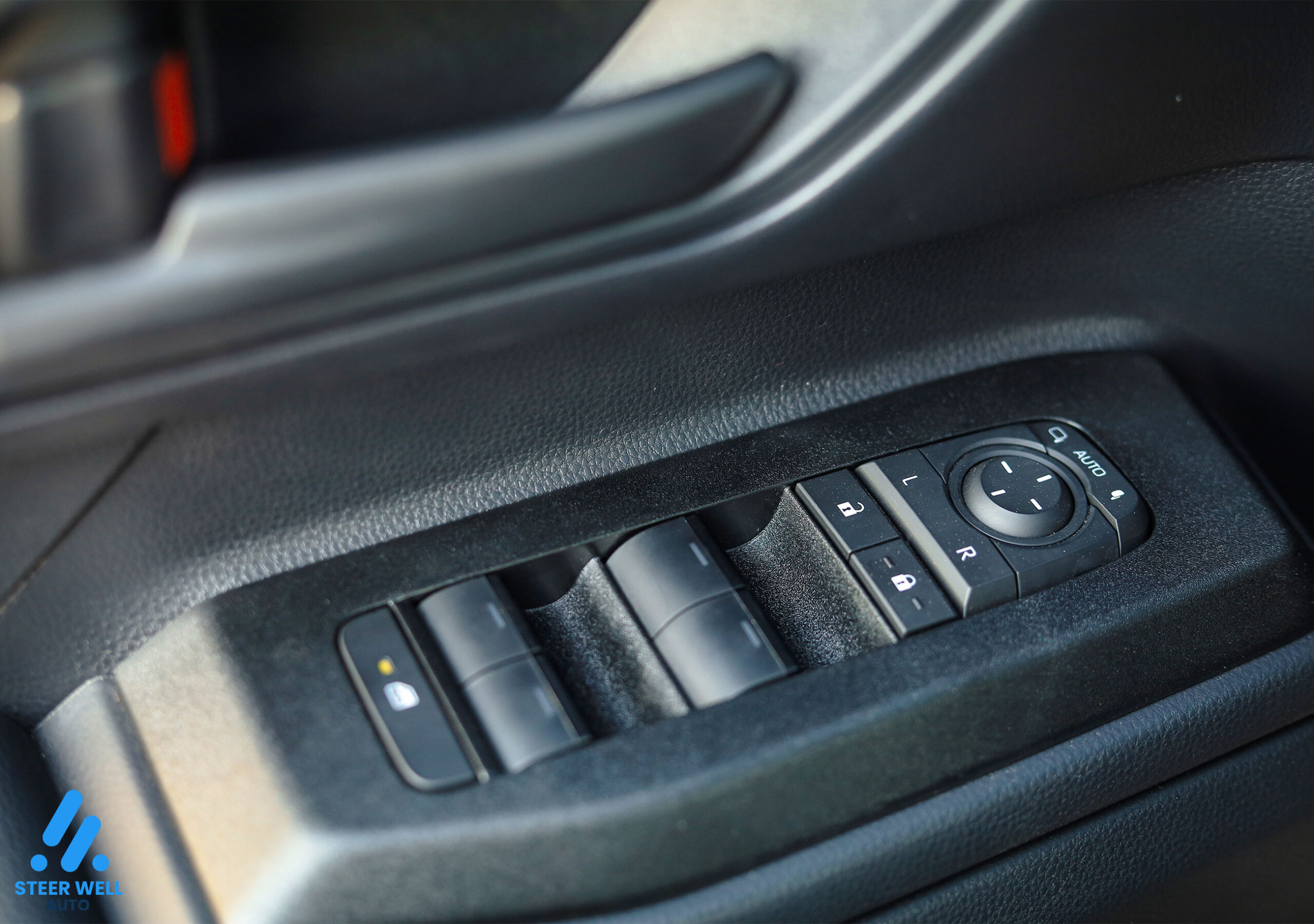 Toyota Land Cruiser Prado 2024 – Silver