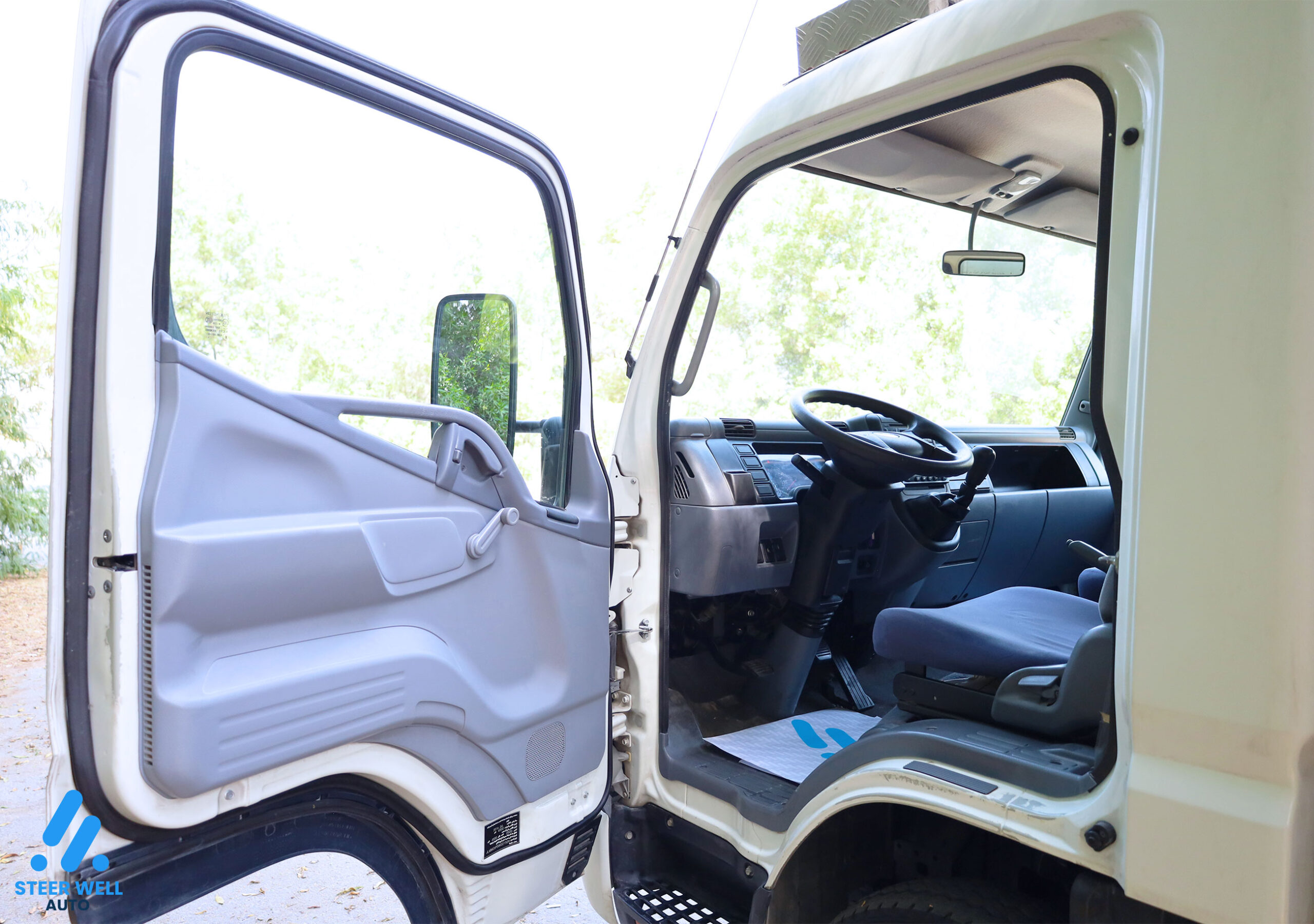 Mitsubishi Fuso Freezer Box for sale In UAE