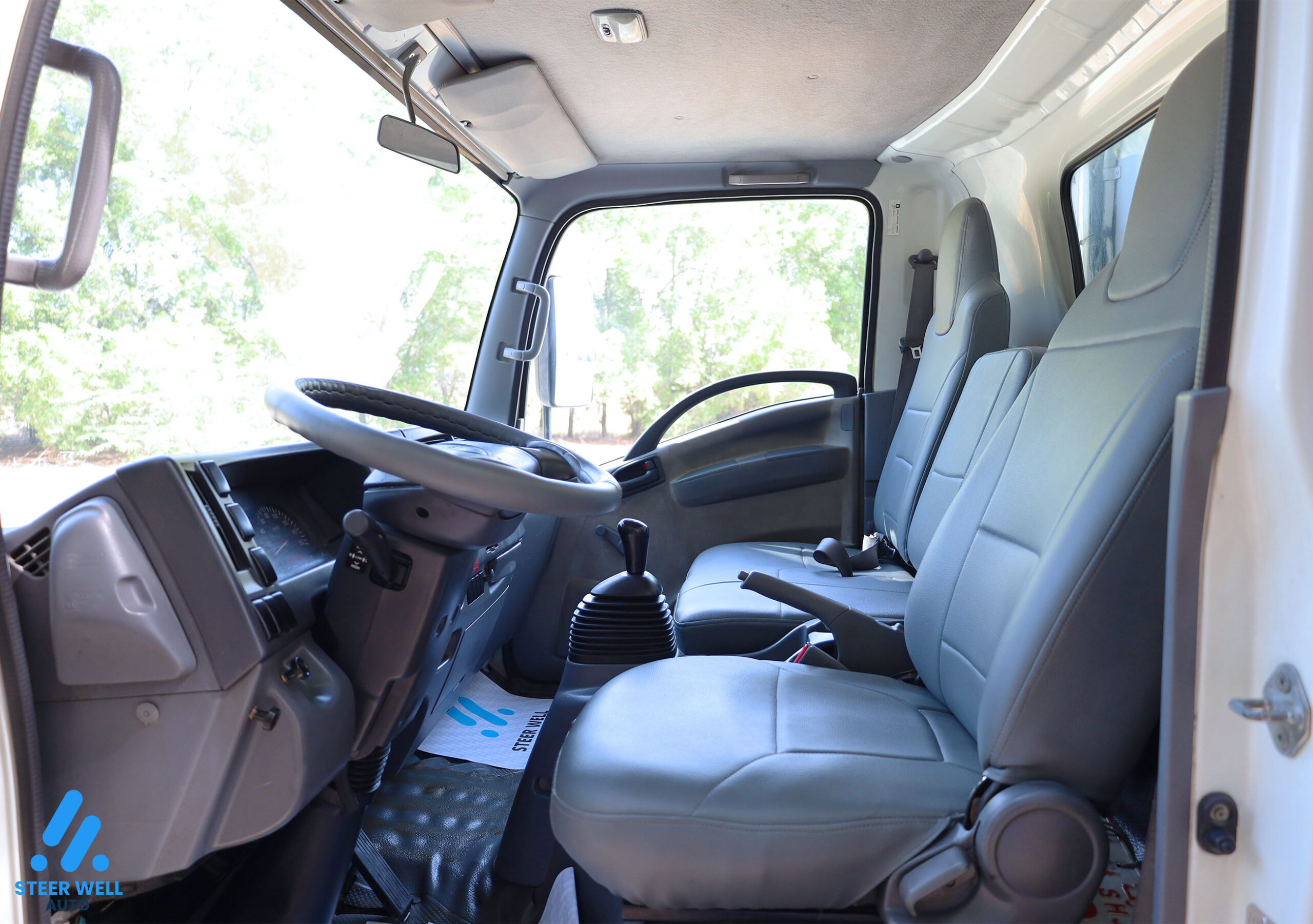 Isuzu NPR Freezer Box for sale In UAE