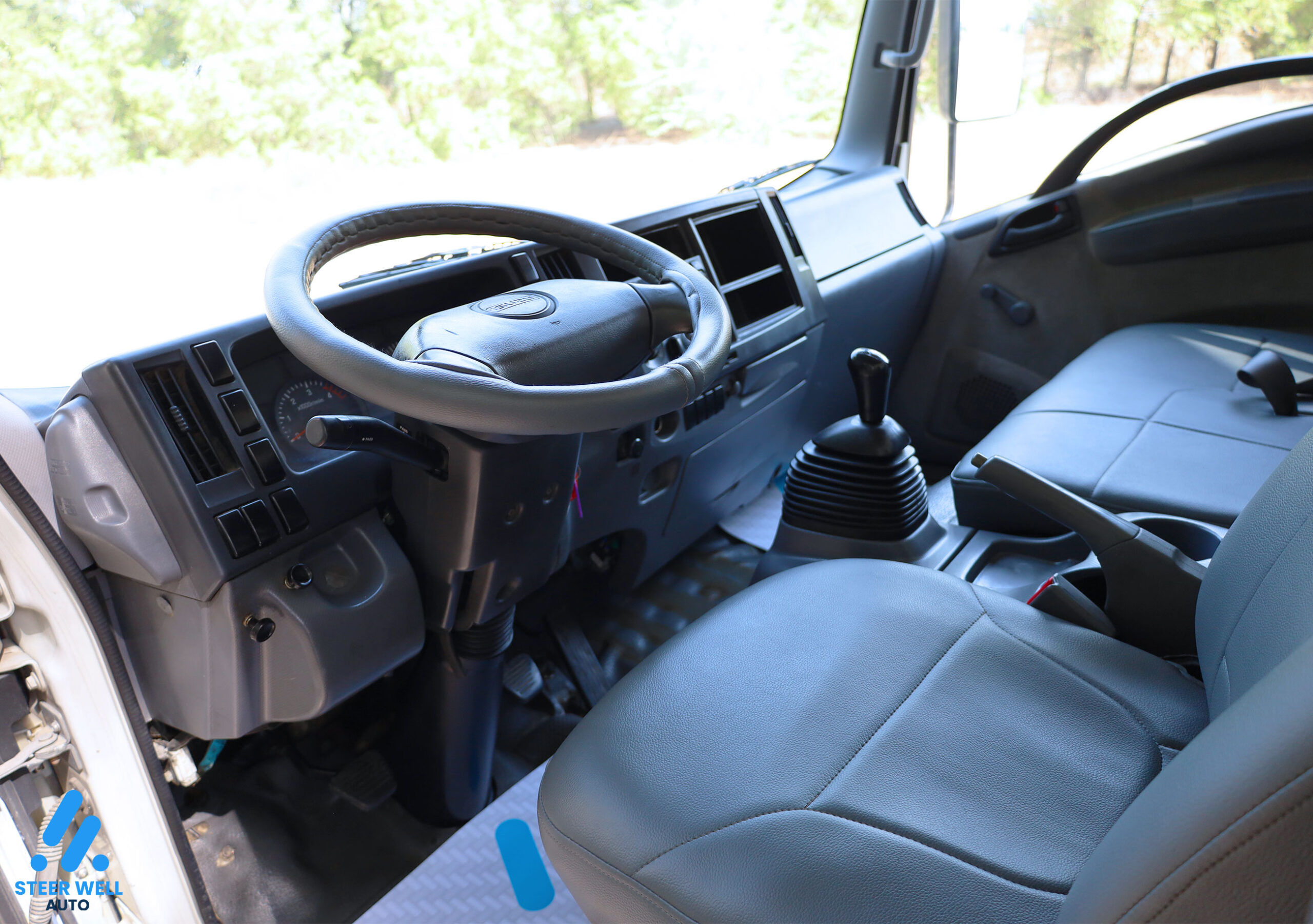 Isuzu NPR Freezer Box for sale In UAE