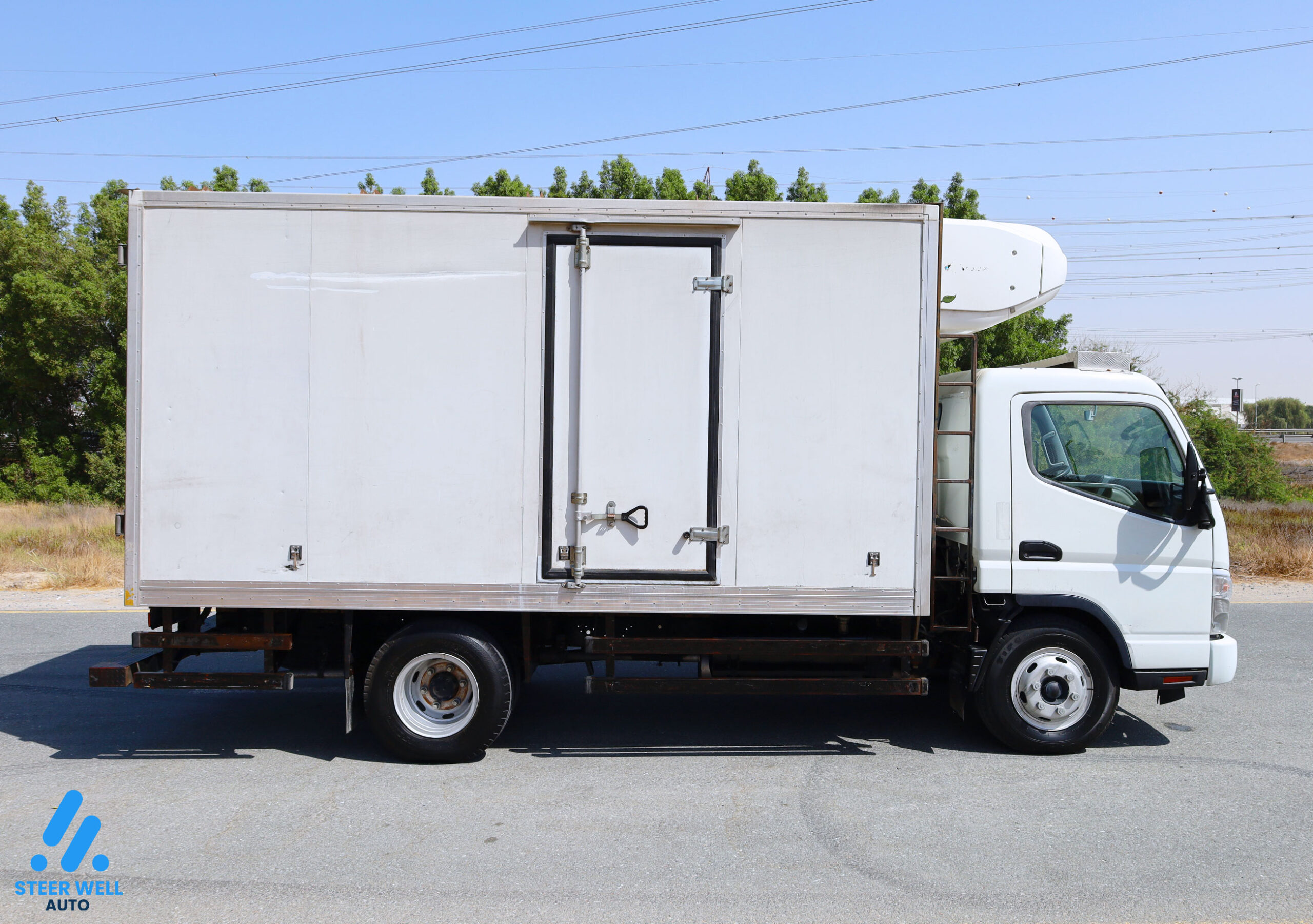 Mitsubishi Fuso Freezer Box for sale In UAE