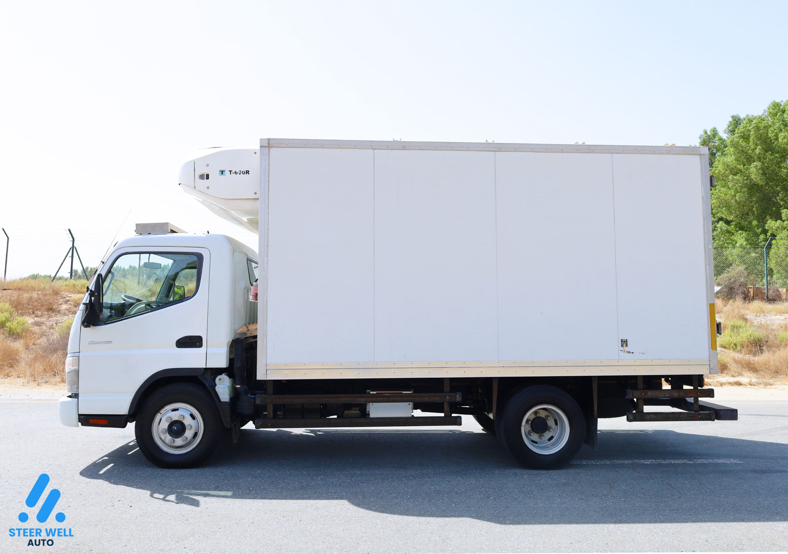 Mitsubishi Fuso Freezer Box for sale In UAE