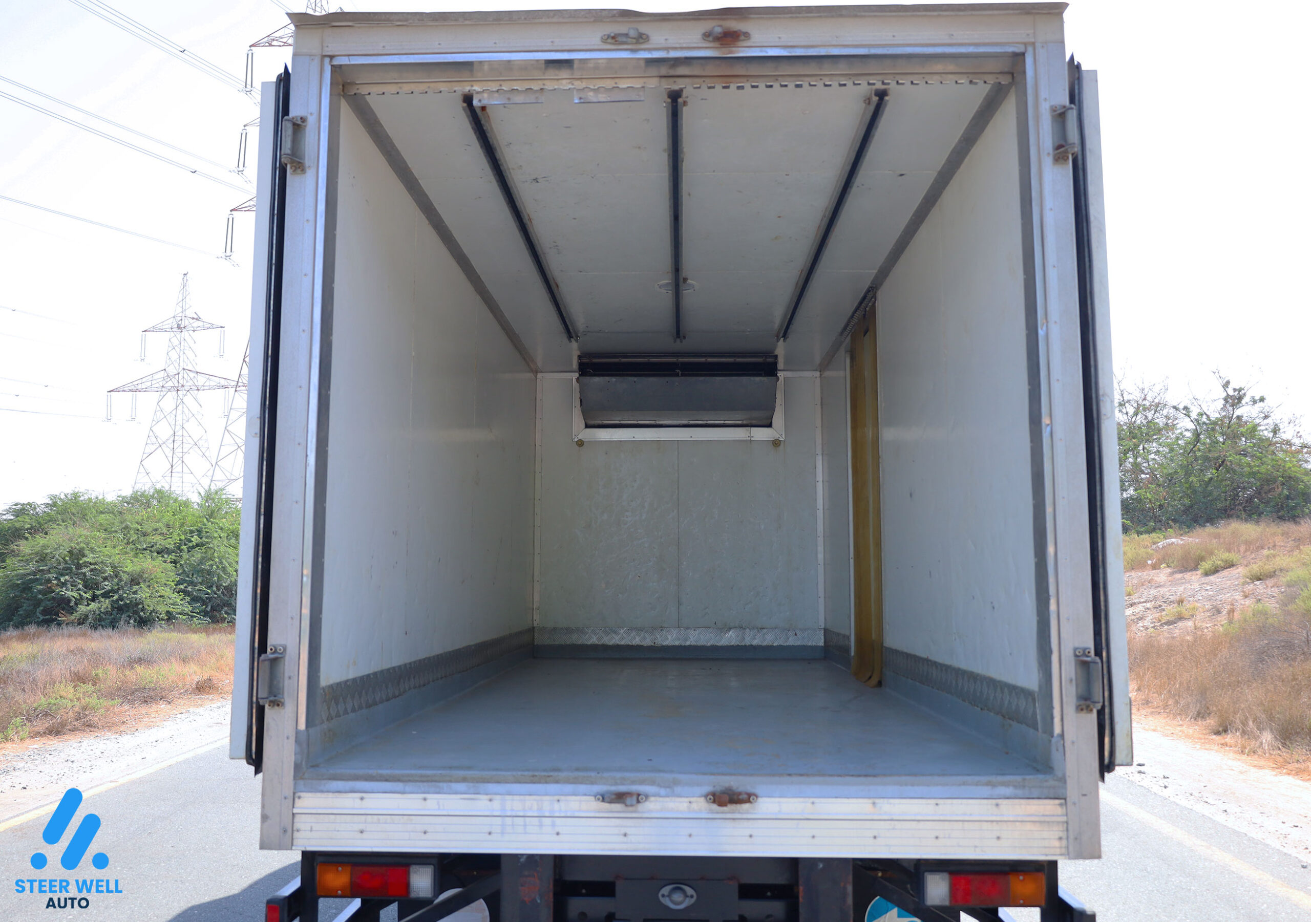Mitsubishi Fuso Freezer Box for sale In UAE