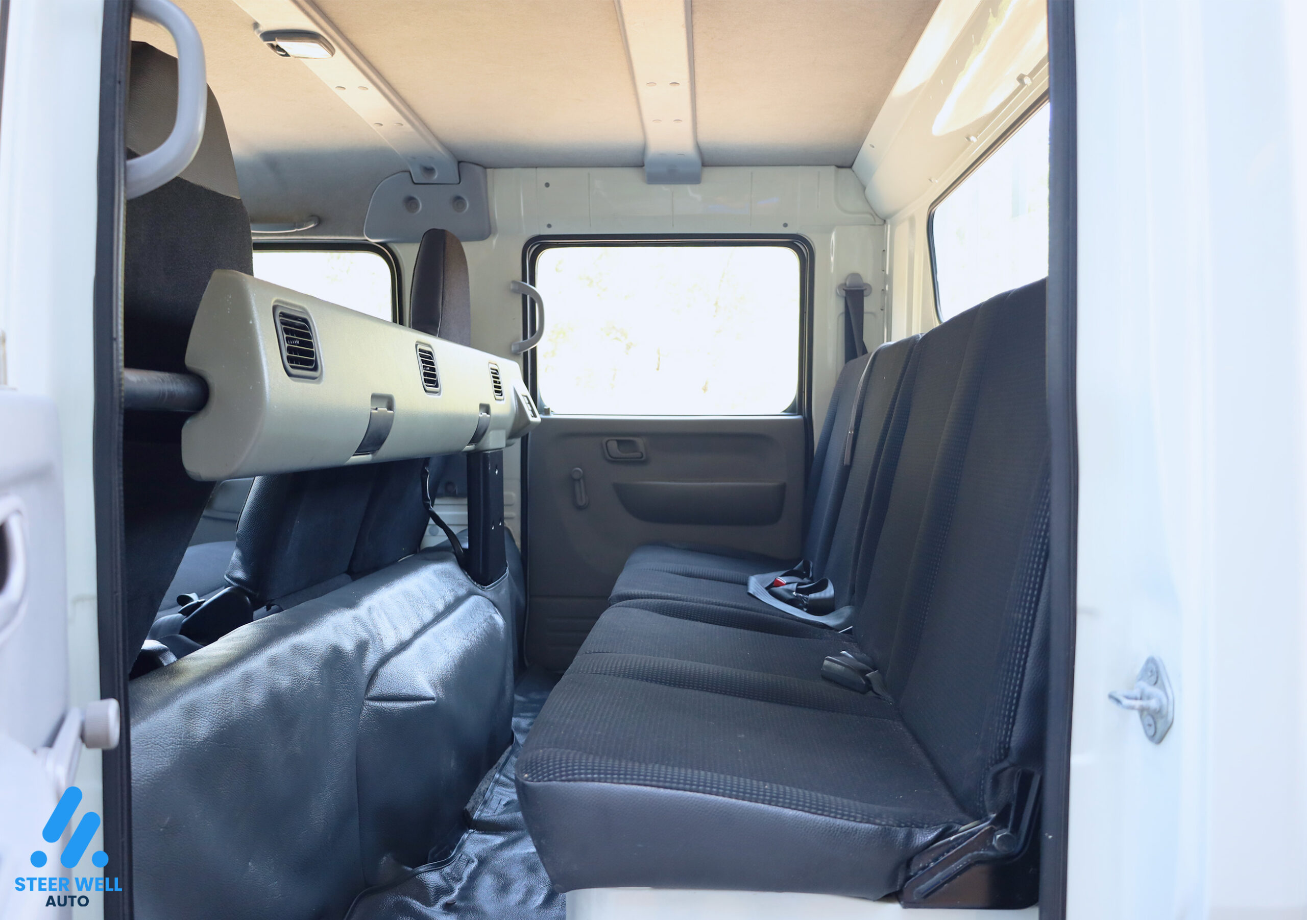 2017 Mitsubishi Canter Dual Cabin Cargo Truck