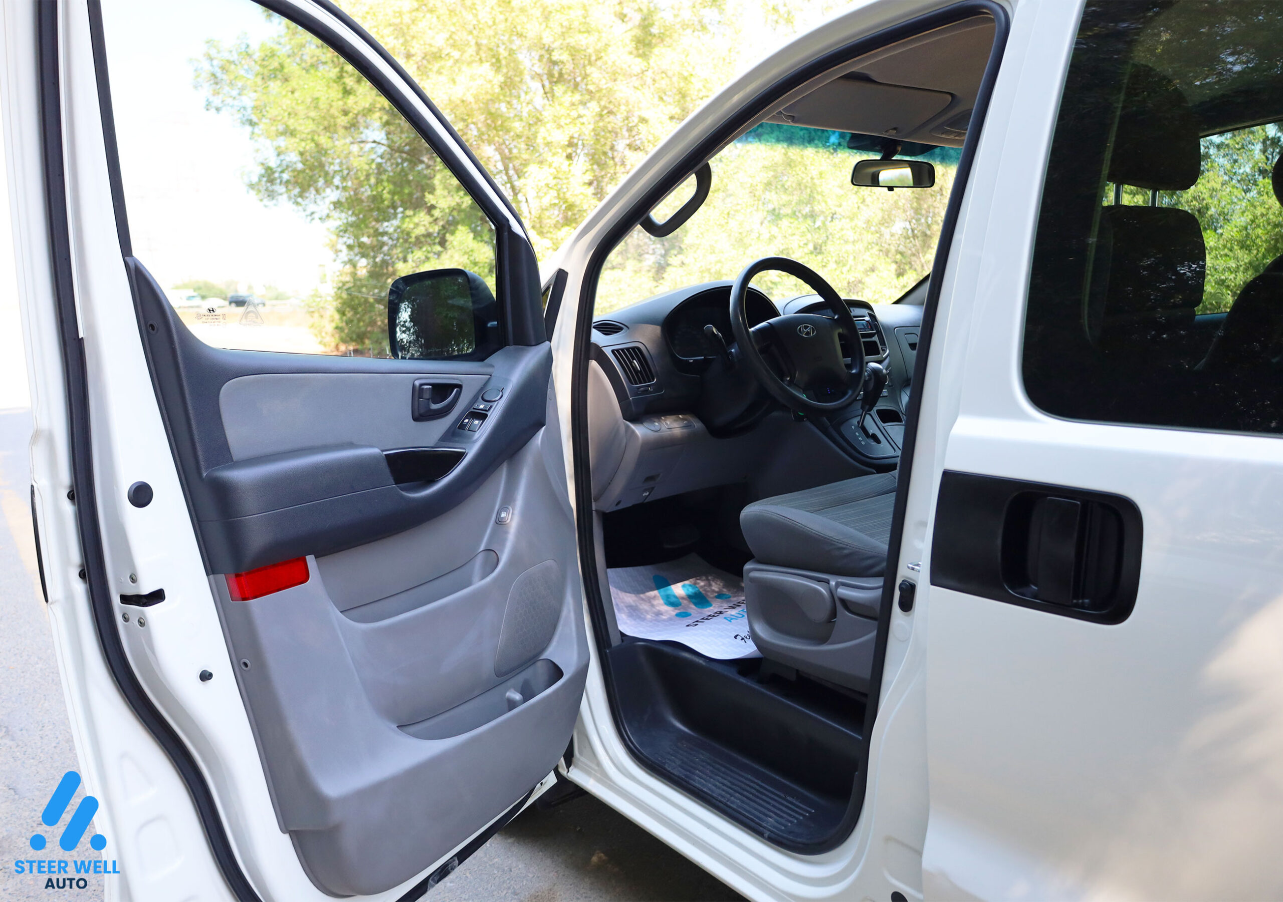 2021 Hyundai H1 Passenger Van for Sale in UAE