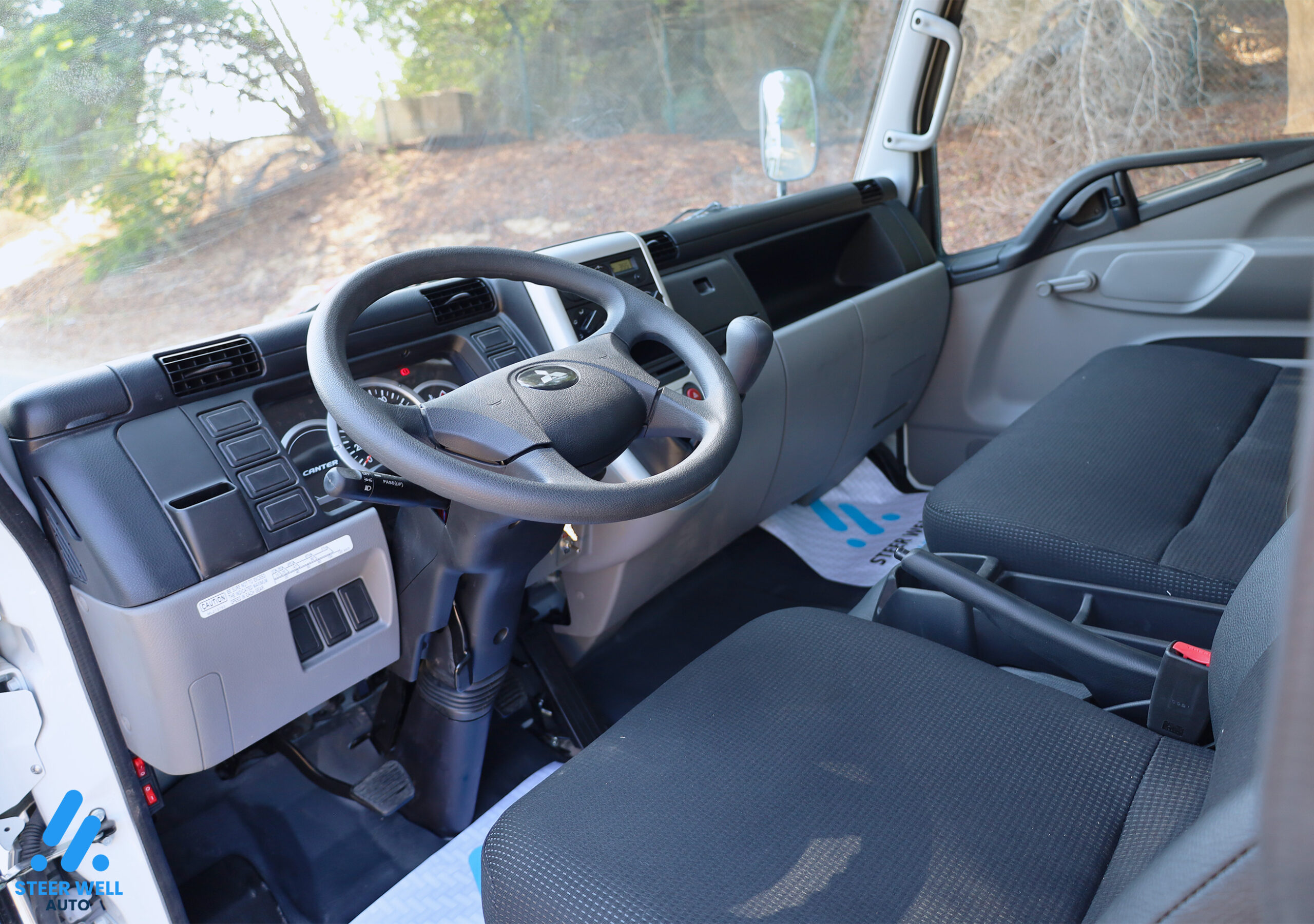 2024 Mitsubishi Canter Tow Truck For Sale In UAE