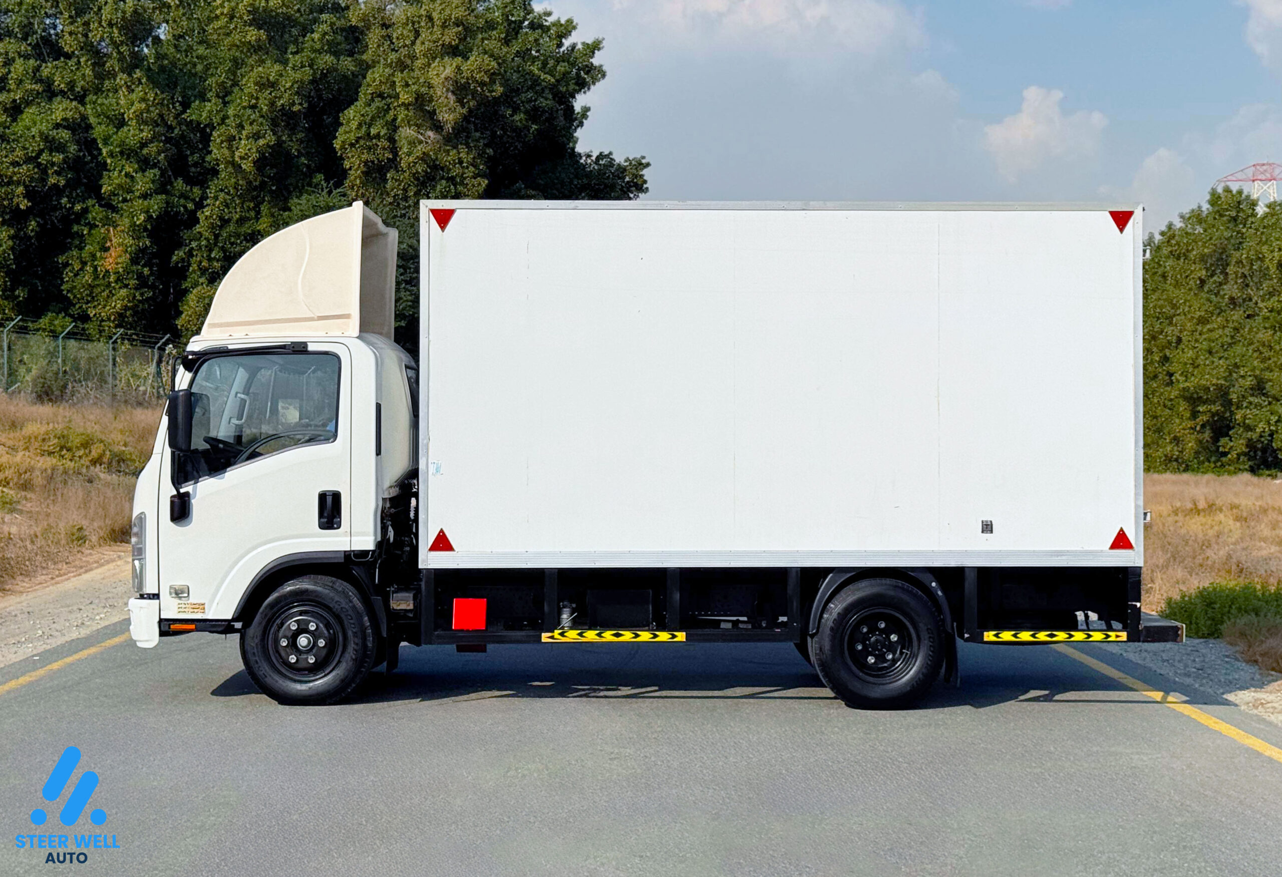 Isuzu NPR Freezer Box for sale In UAE