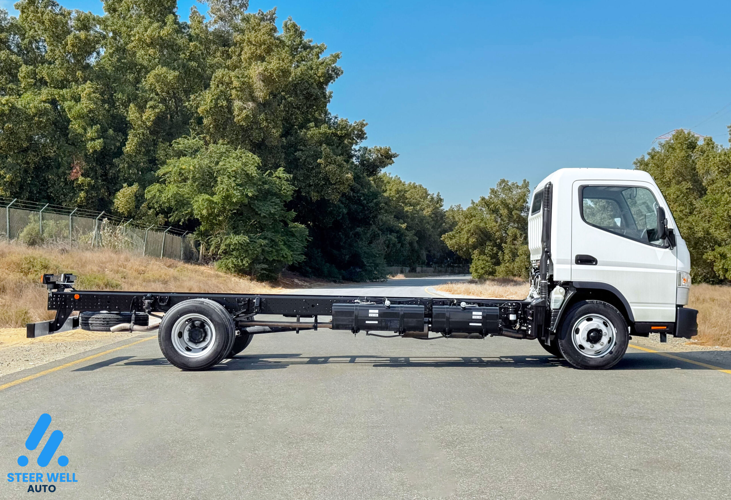2023 Mitsubishi Canter long chassis