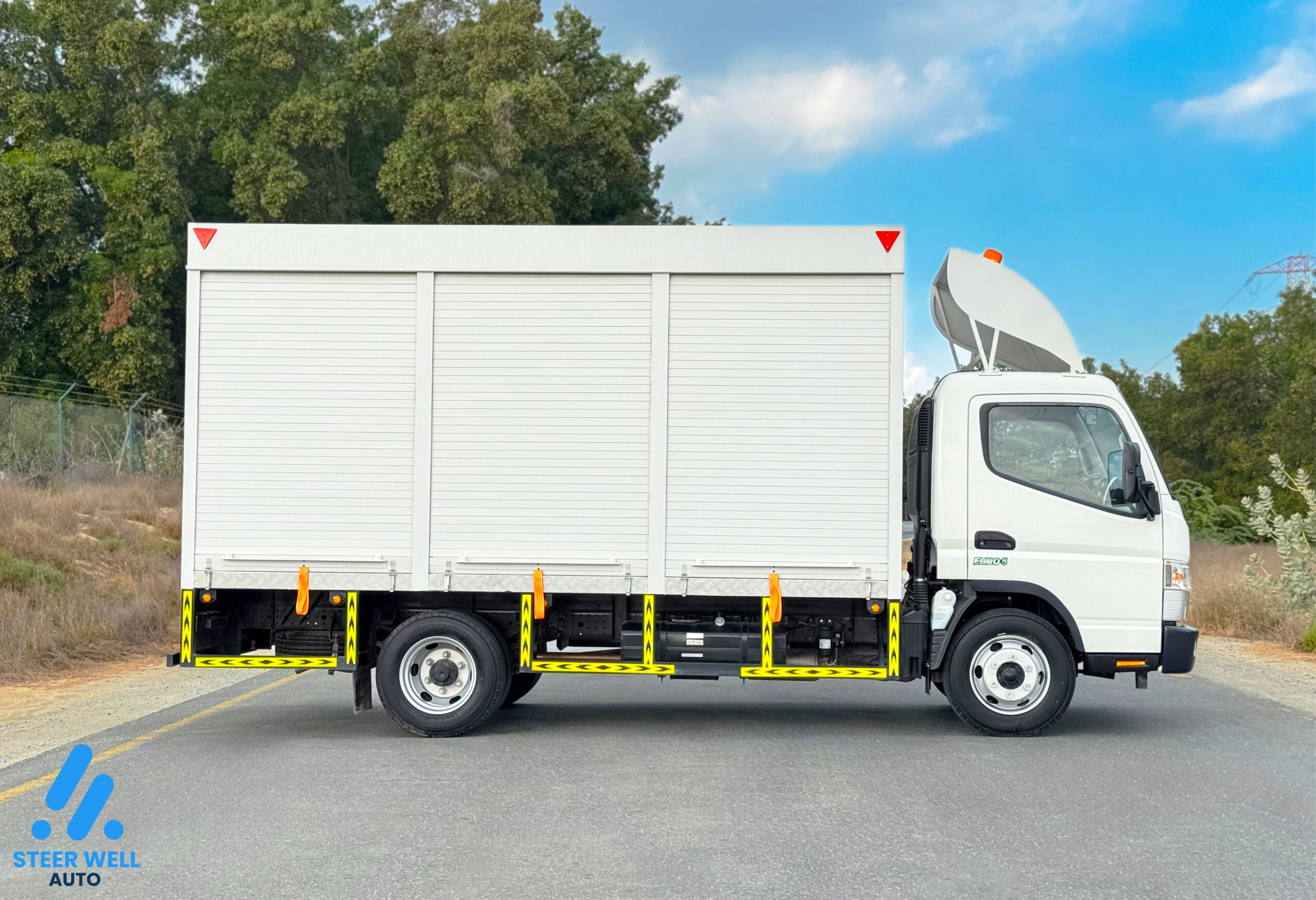 2023 Mitsubishi Canter 4P10 3.0L RWD Shutter Box