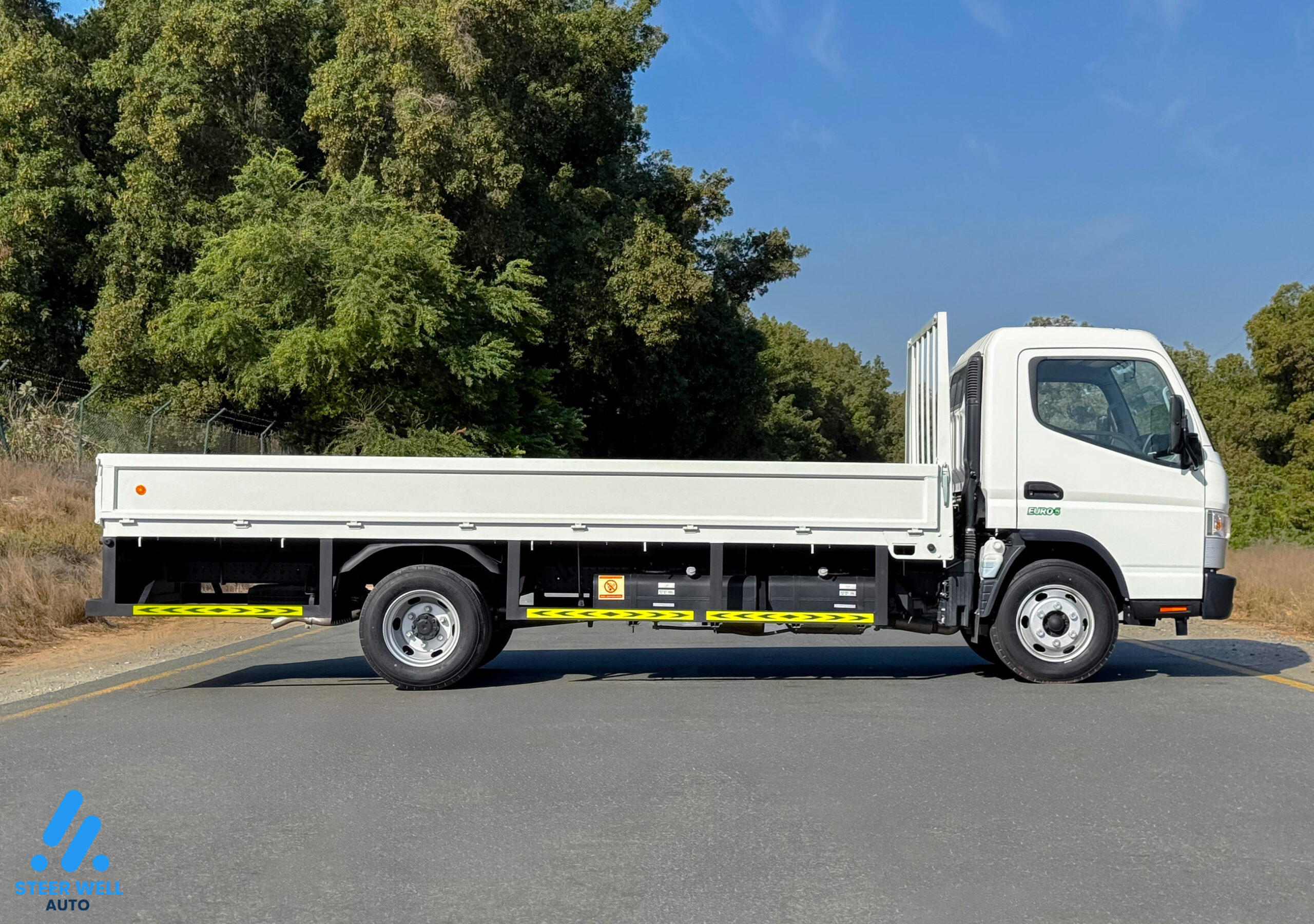 2023 Mitsubishi Canter Long Cargo Pick Up
