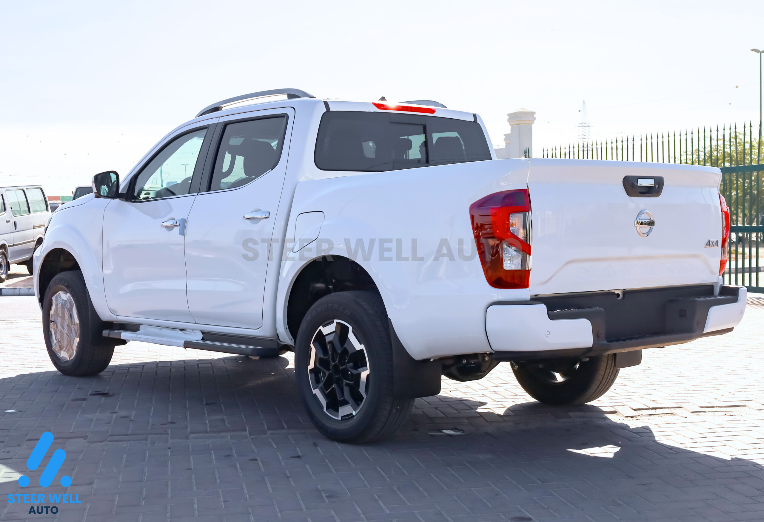 Nissan Navara LE 2024- White
