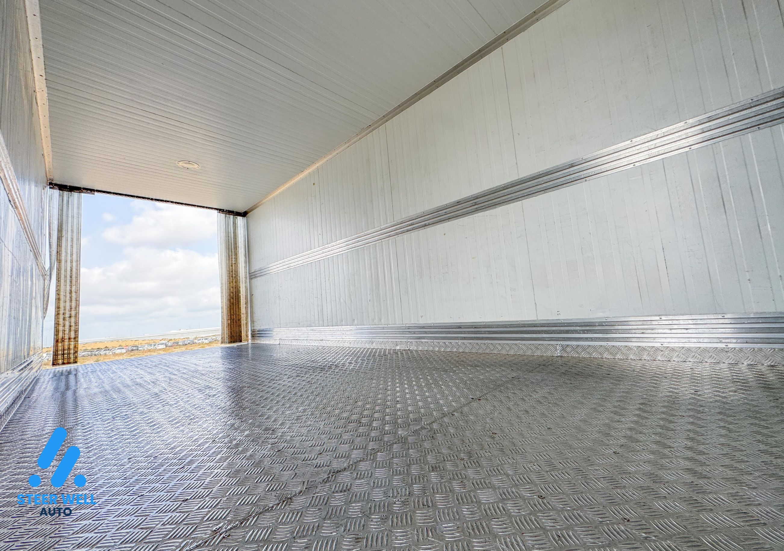 2016 ISUZU Freezer Truck For Sale In UAE