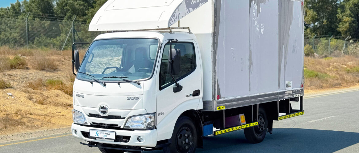 2022 Hino Close Box Pick Up for Sale in UAE