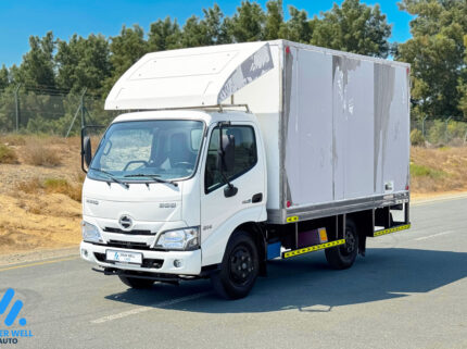 2022 Hino Close Box Pick Up for Sale in UAE
