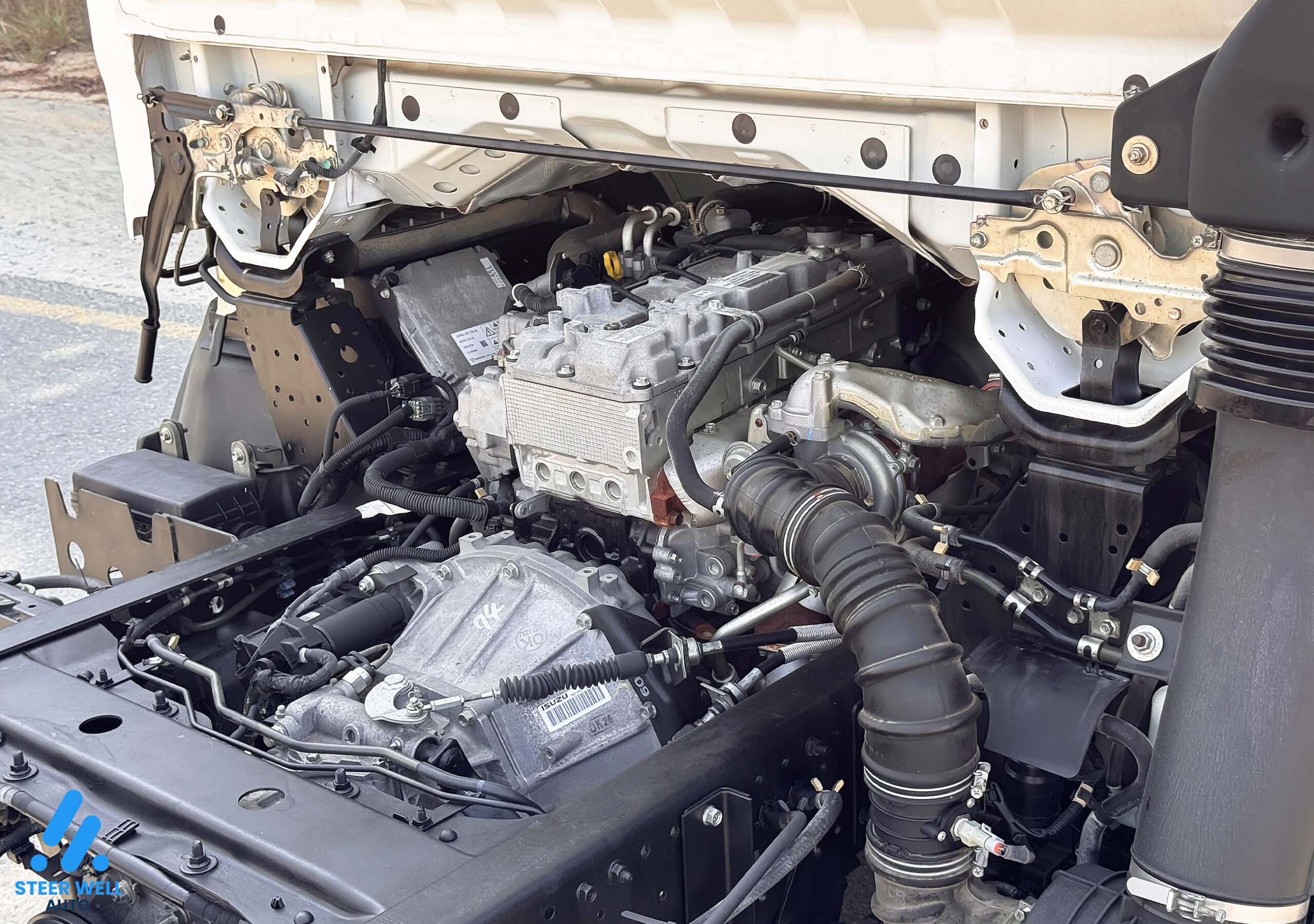 2023 Isuzu NPR Bare Chassis 3.0L – White