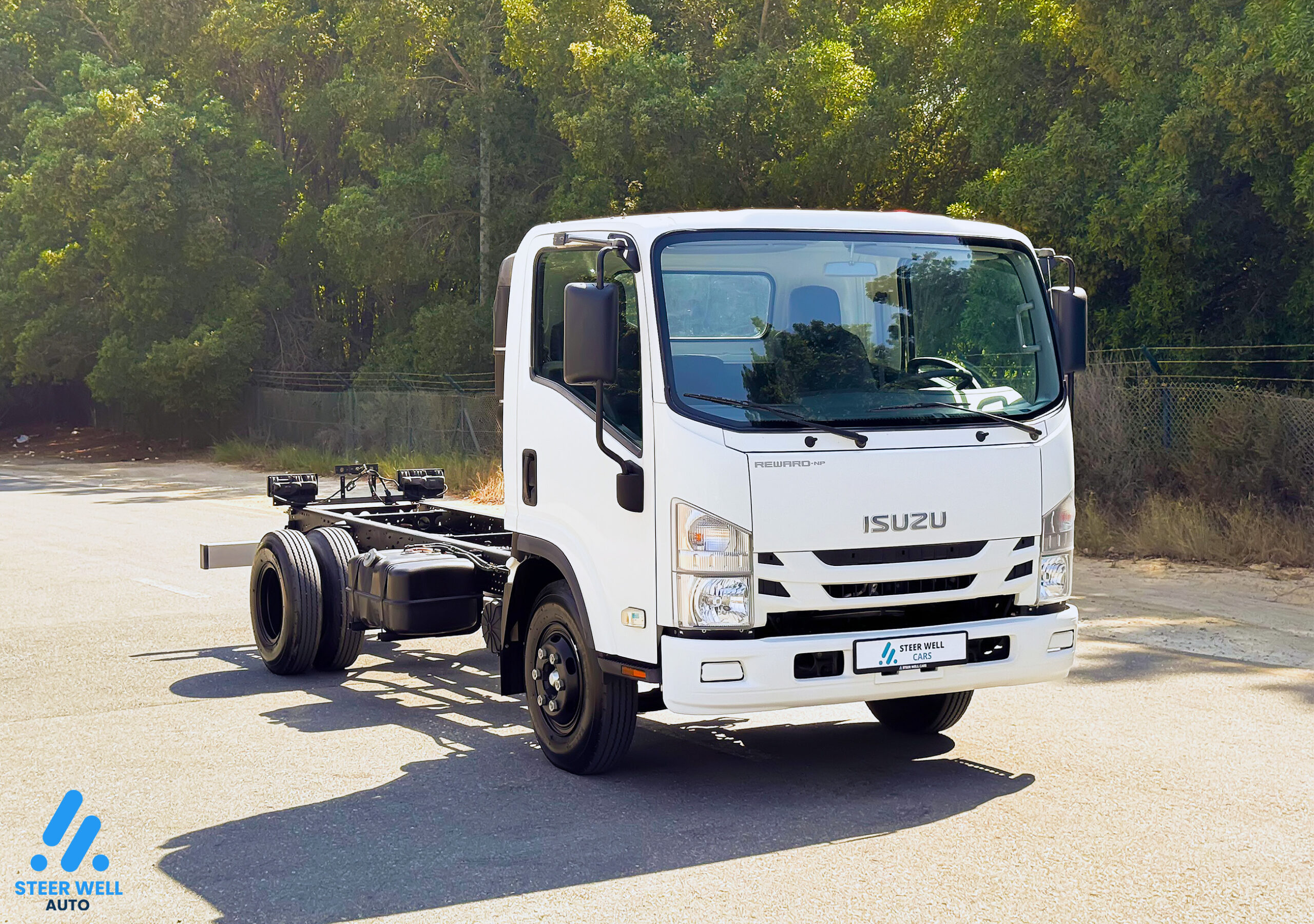 2023 Isuzu NPR Bare Chassis 3.0L – White