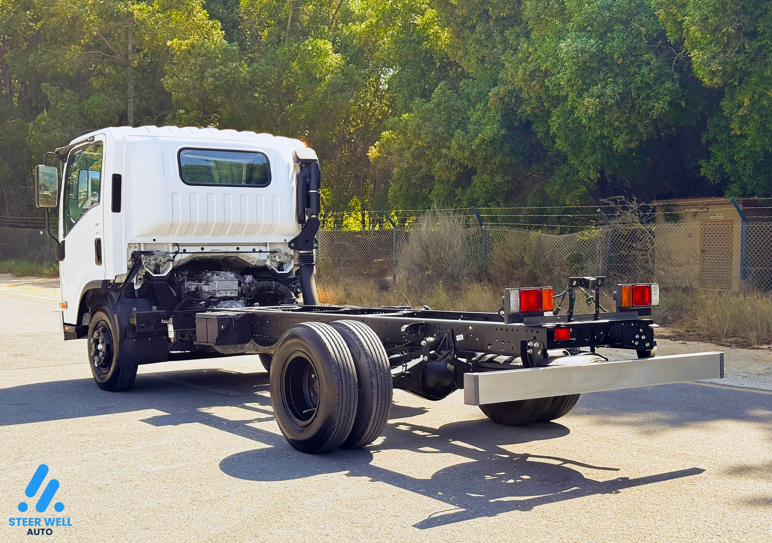 2023 Isuzu NPR Bare Chassis 3.0L – White