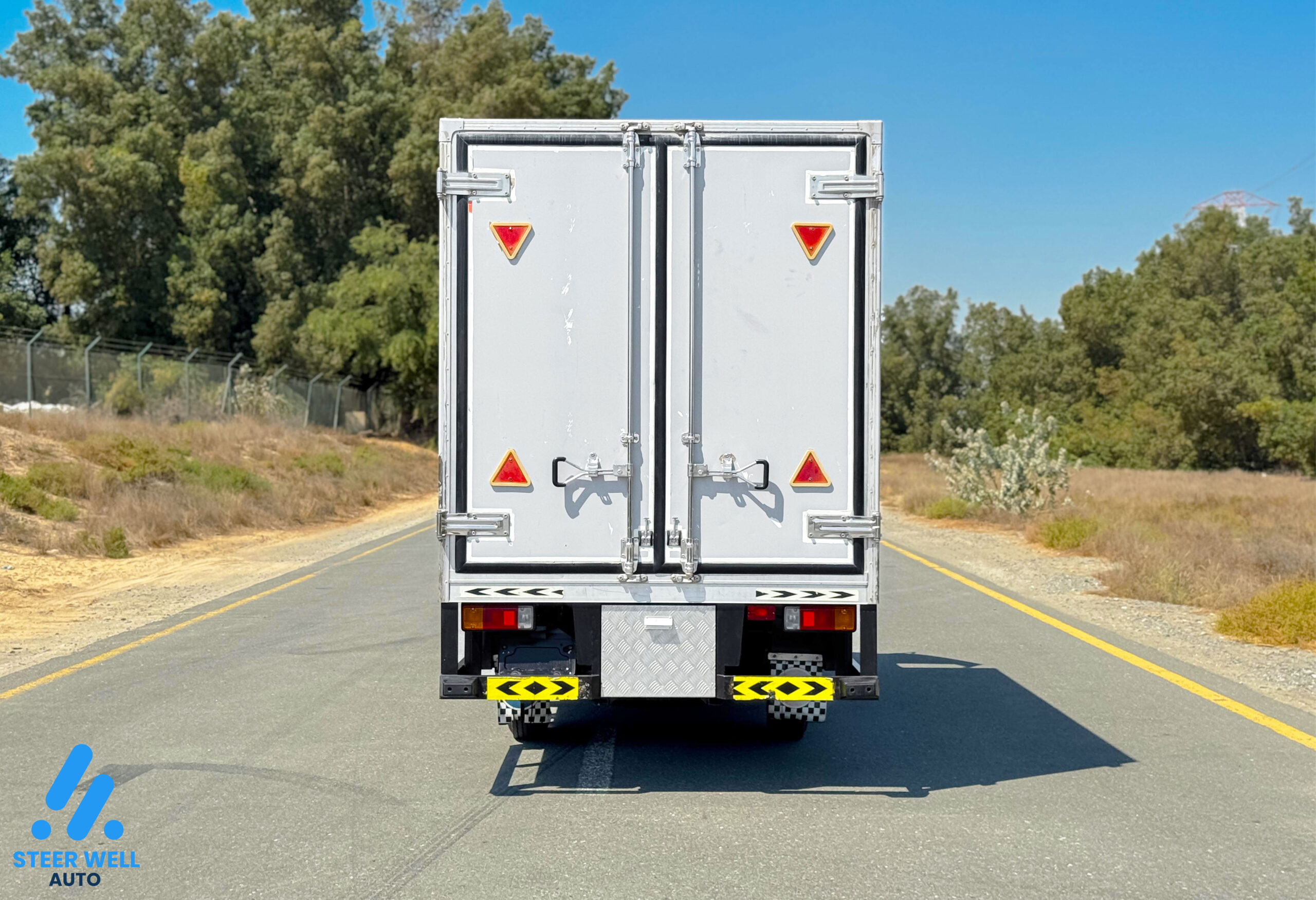 2022 Hino 300 Pick Up with Close Box