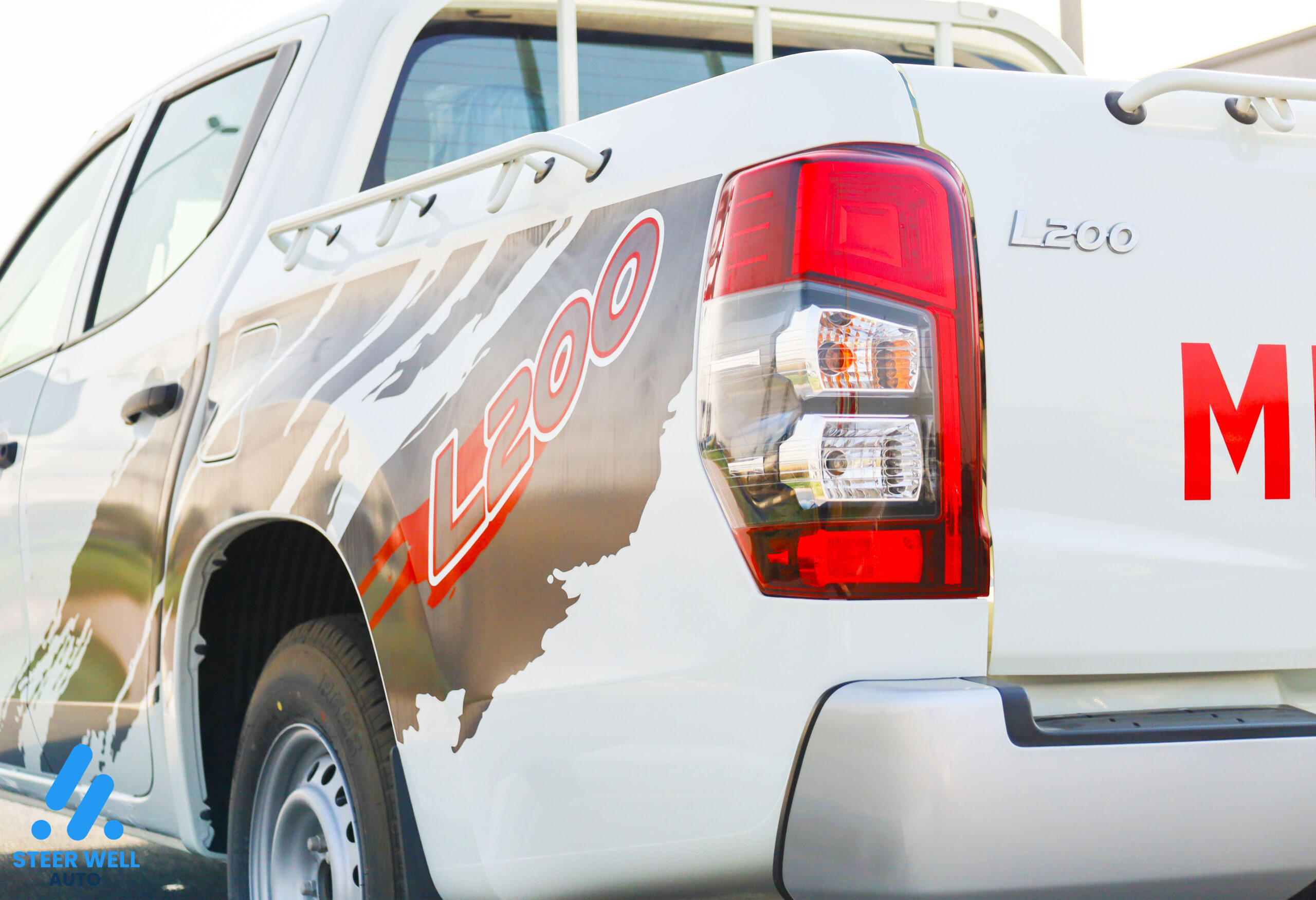 2023 Mitsubishi L200 – White