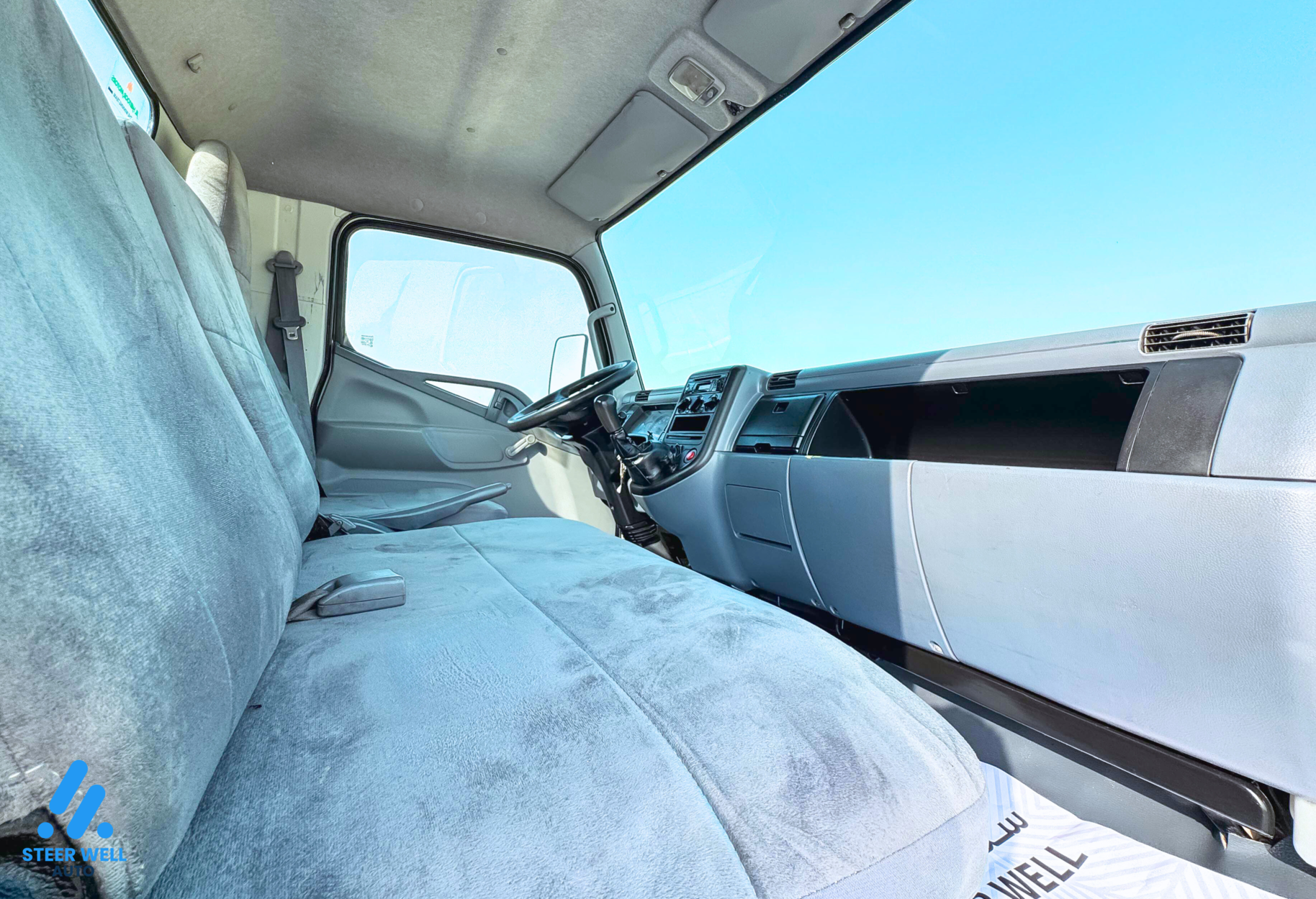 2017 Mitsubishi Bare Chassis Truck