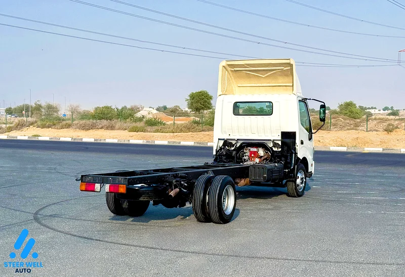 2019 Hino 300 916 Truck, 4.0L RWD Bare Chassis—Diesel
