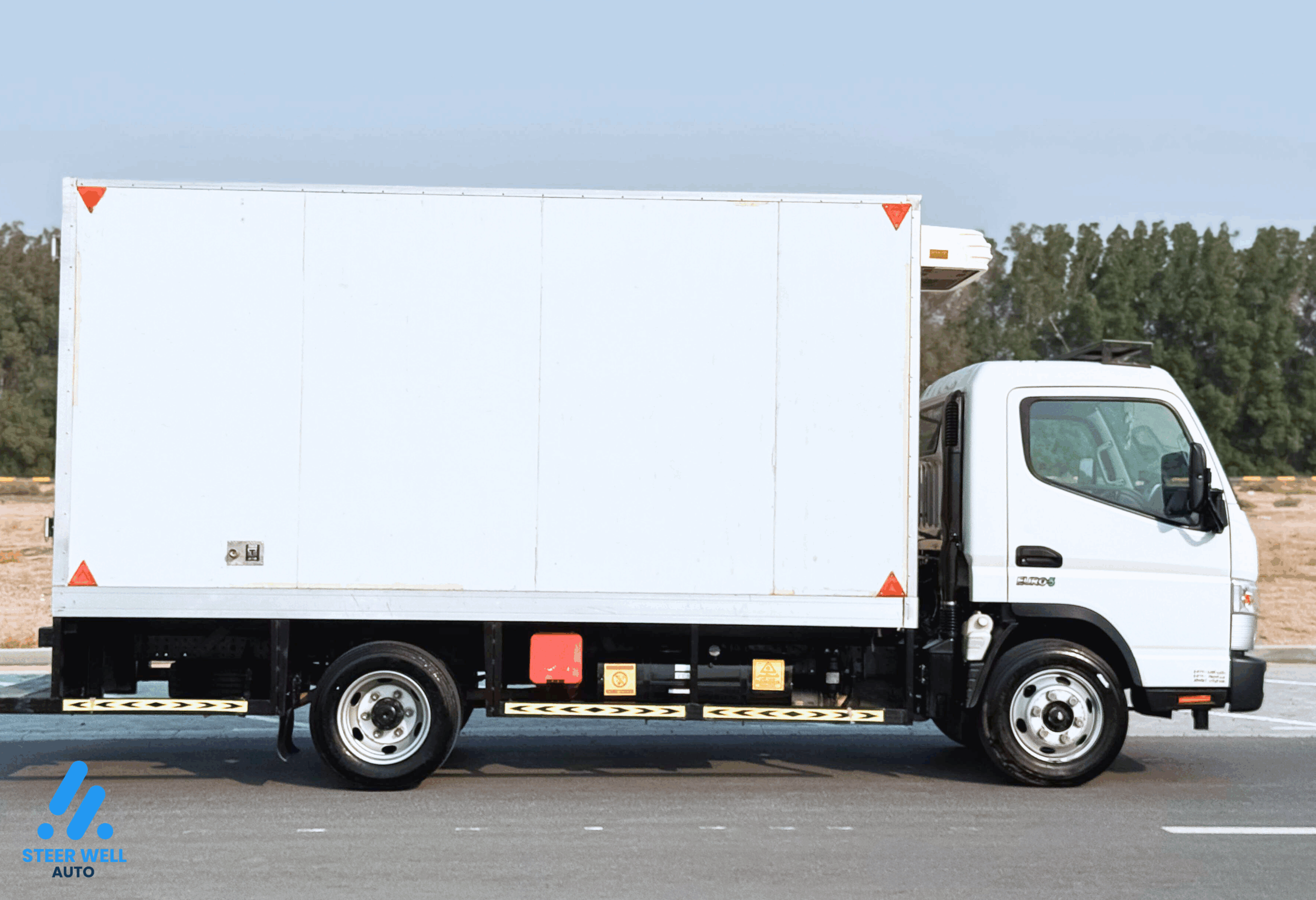 2022 Mitsubishi Canter Chiller Box 3.0L