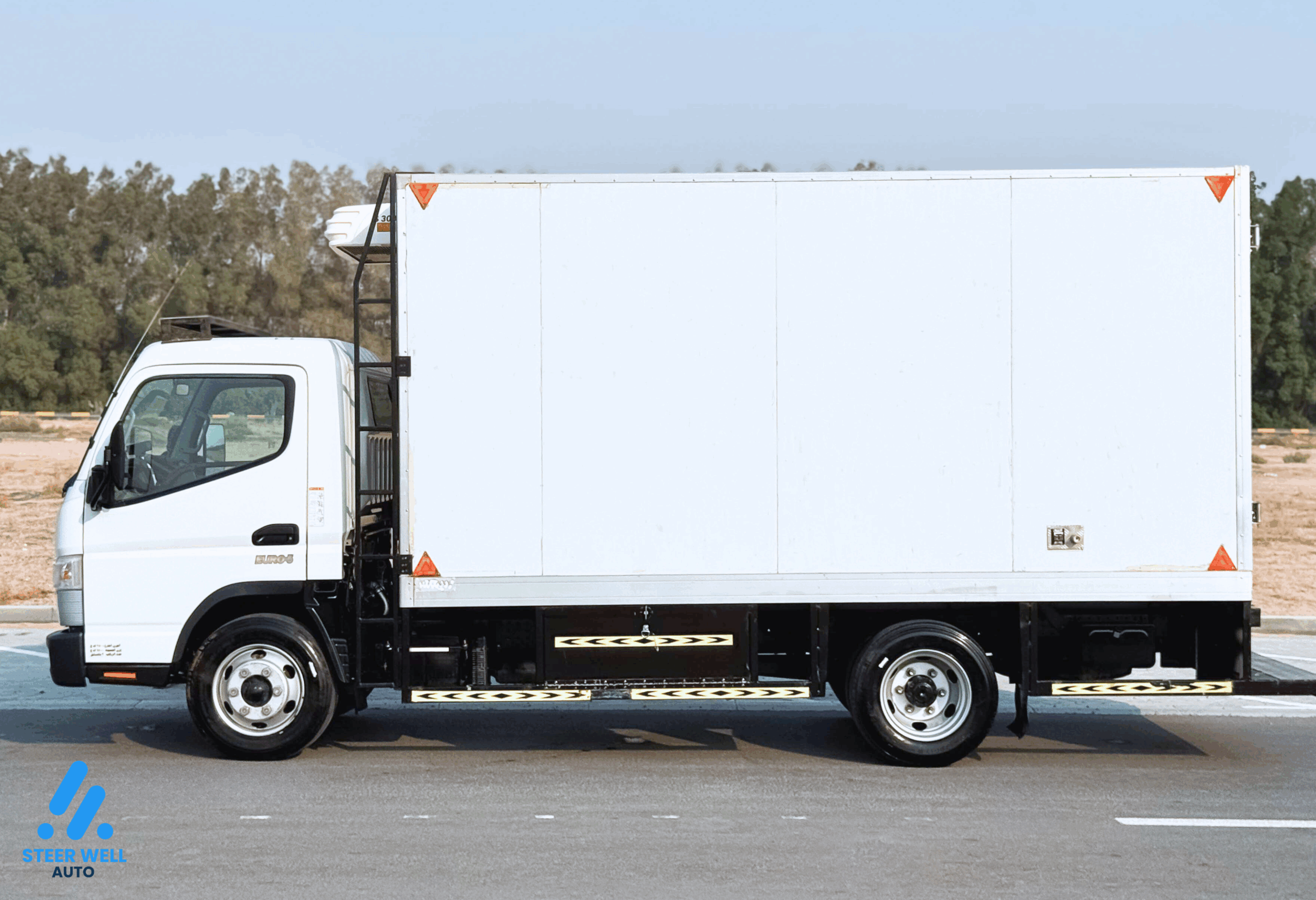 2022 Mitsubishi Canter Chiller Box 3.0L