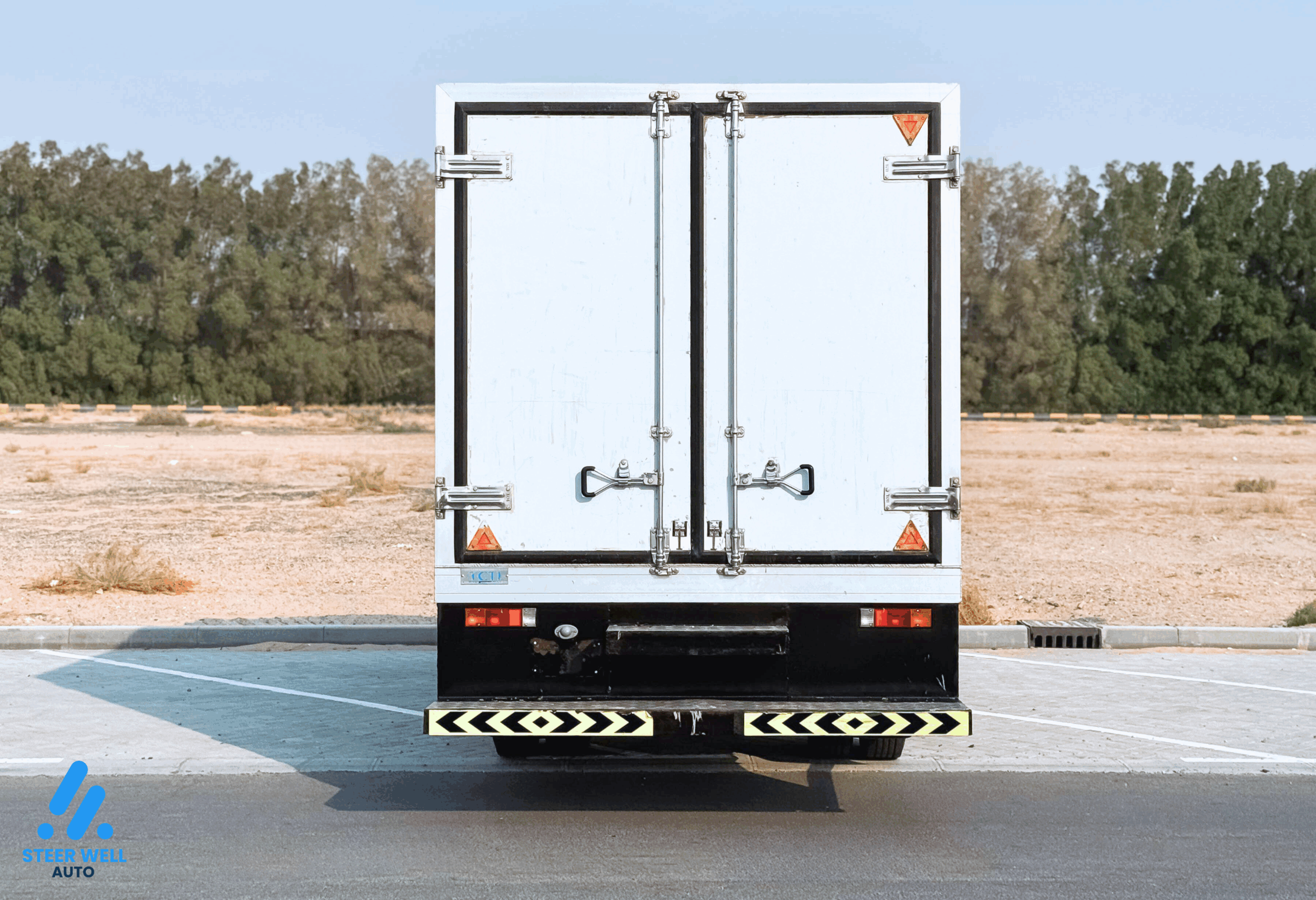 2022 Mitsubishi Canter Chiller Box 3.0L