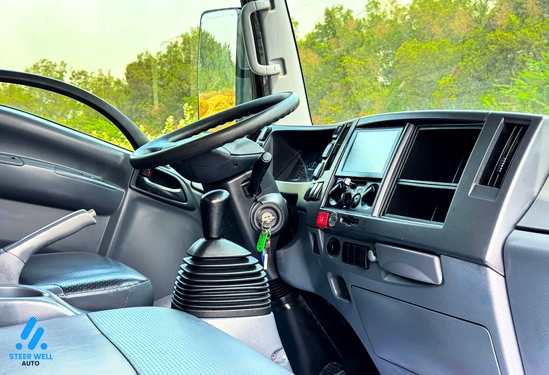 2022 Isuzu NPR 3.0L 4JJ1 RWD Closed Box – White