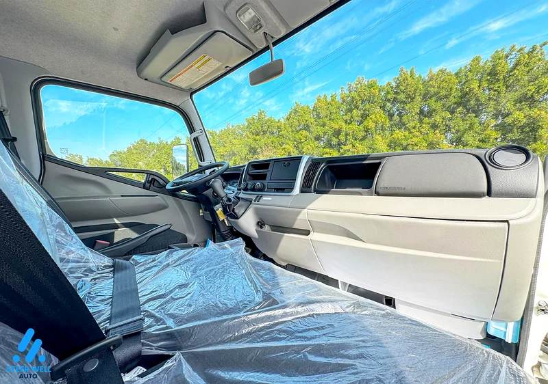 2024 Mitsubishi Fuso Canter 3.0L Short Chassis