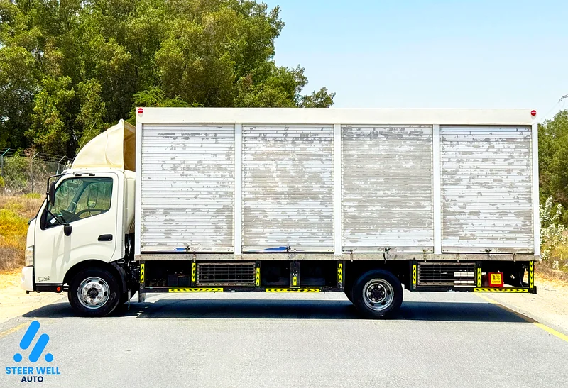 2019 Hino 300 916 Truck Shutter Box
