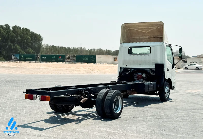 2019 Hino 300 916 Bare Chassis 4L