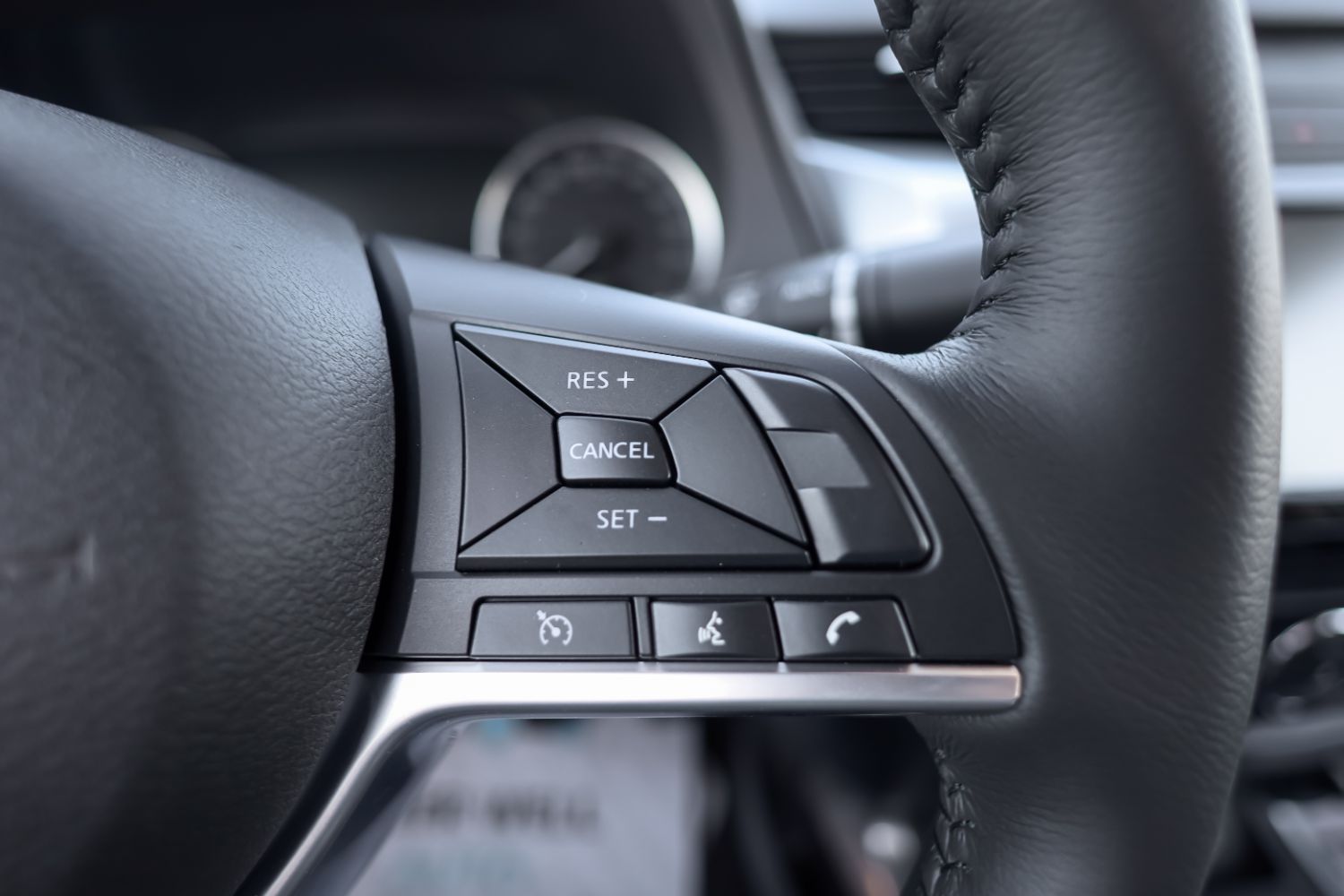 2025 Nissan Navara LE Petrol 2.5L